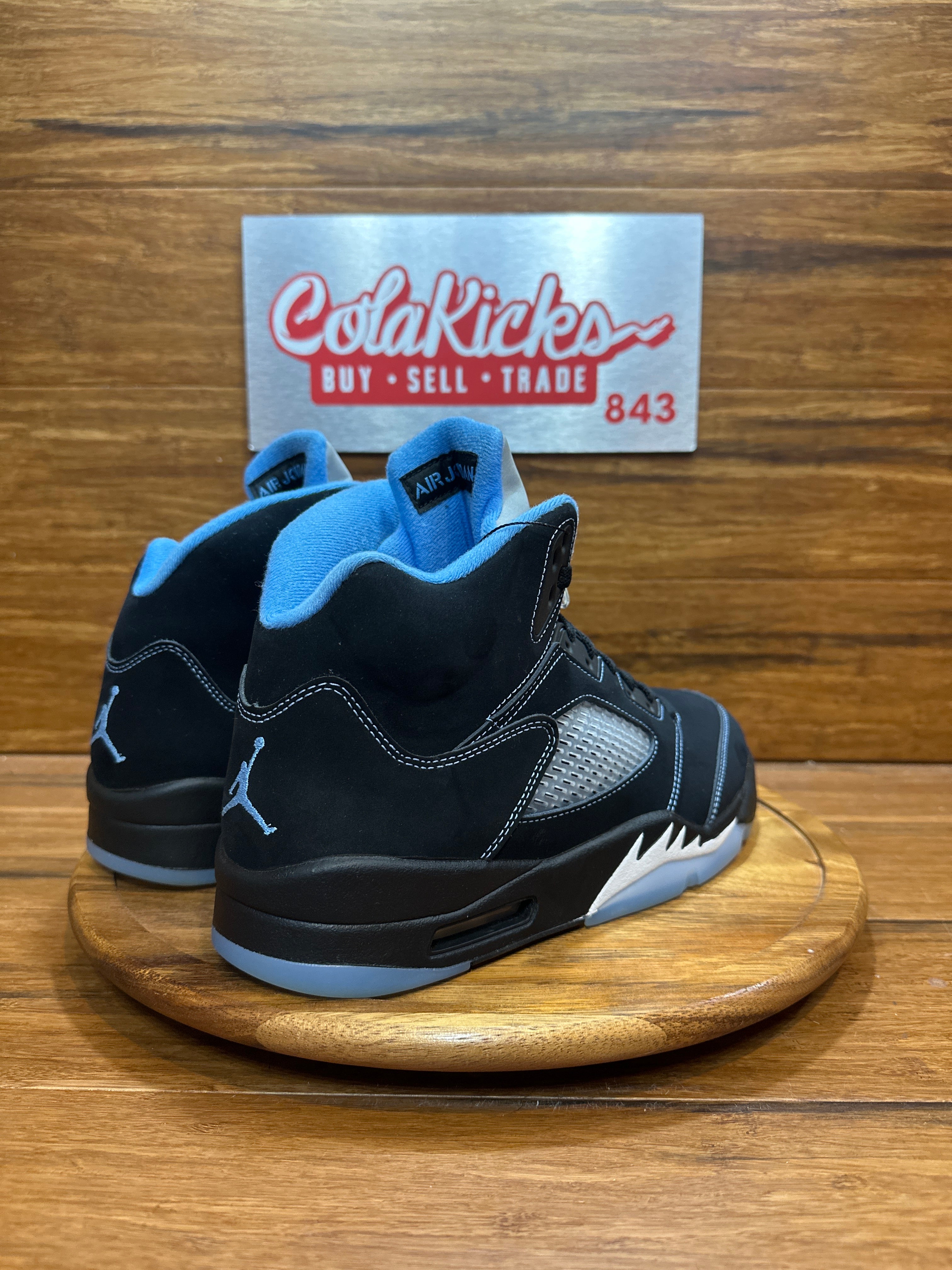 Jordan 5 Retro Black University Blue (2026)