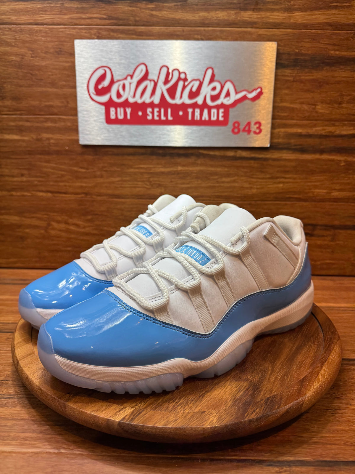 Jordan 11 Retro Low University Blue (2026)