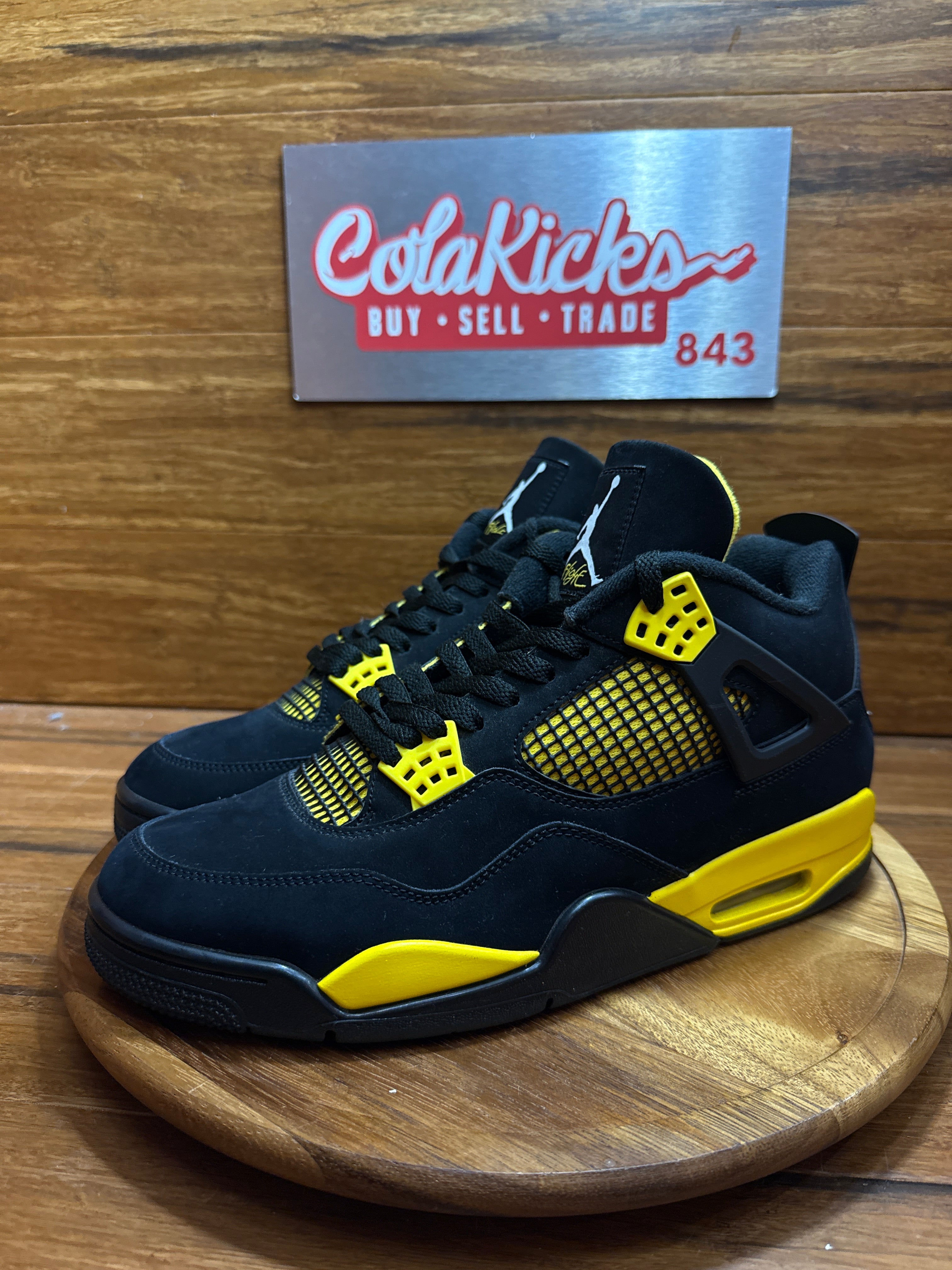 Jordan 4 Retro Thunder (2023)