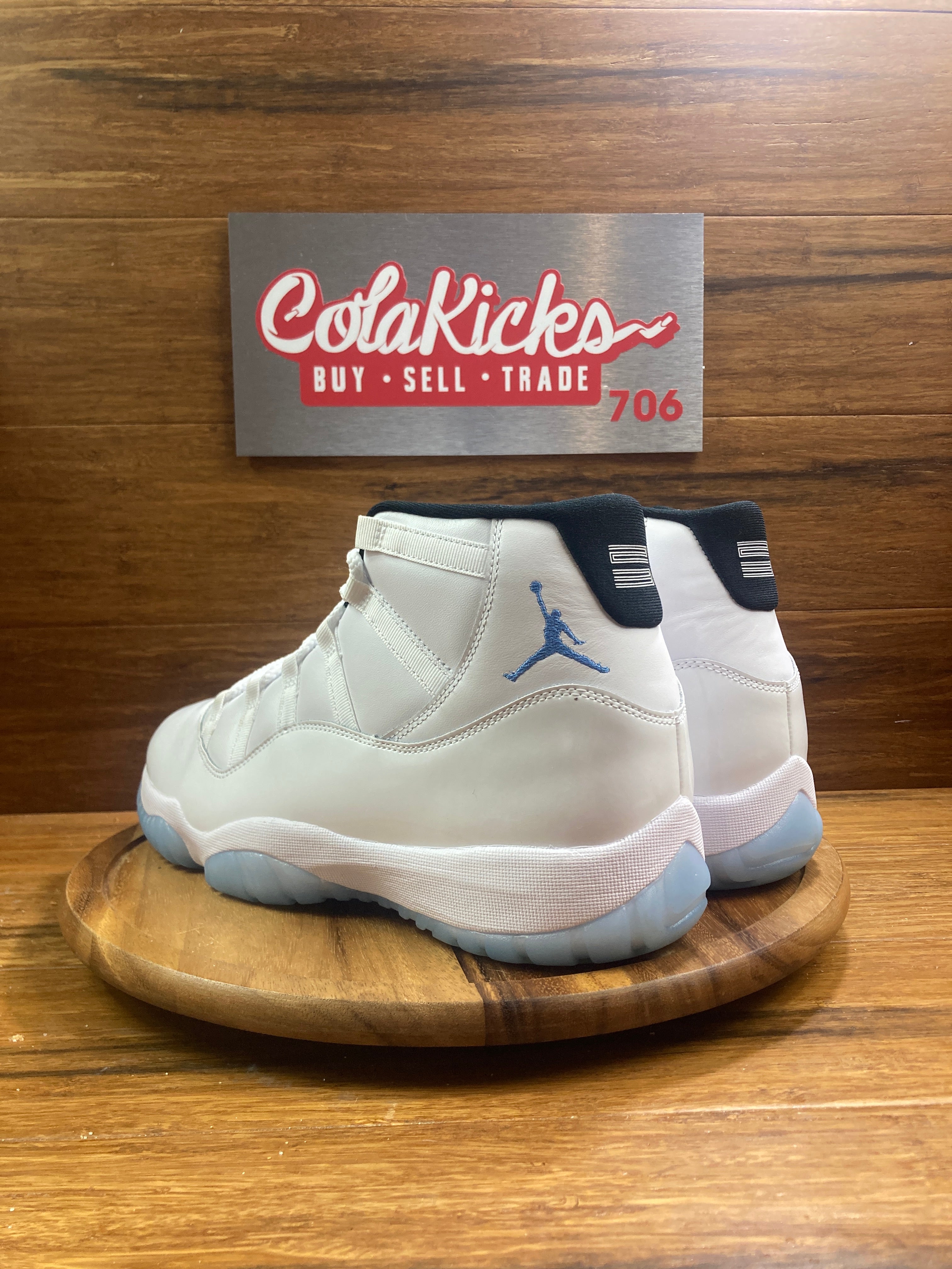 Jordan 11 Retro Legend Blue (2024)