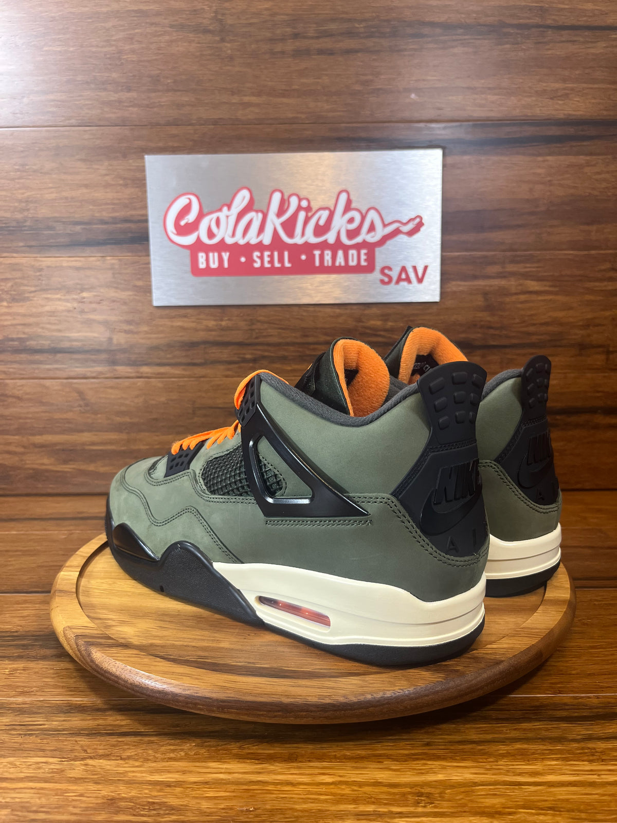 Jordan 4 Retro OG SP Undefeated (2025) (missing extras)