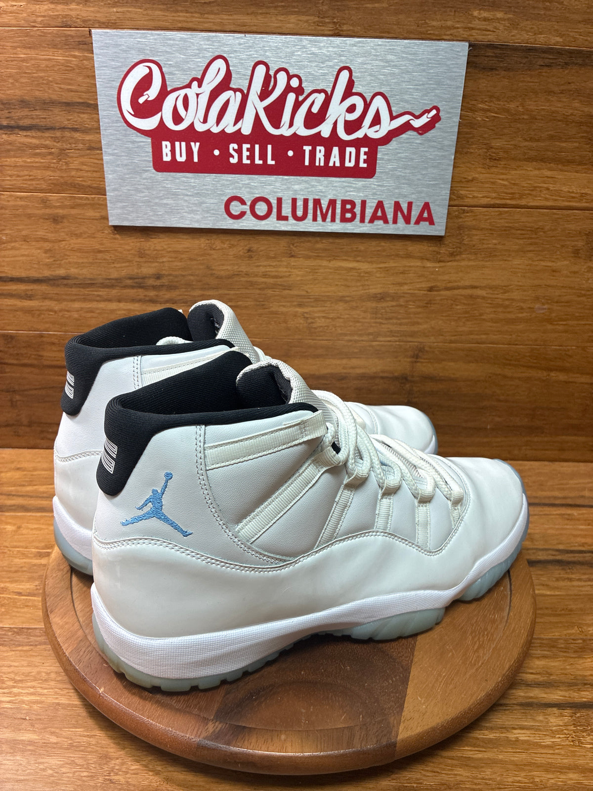 Jordan 11 Retro Legend Blue (2024)