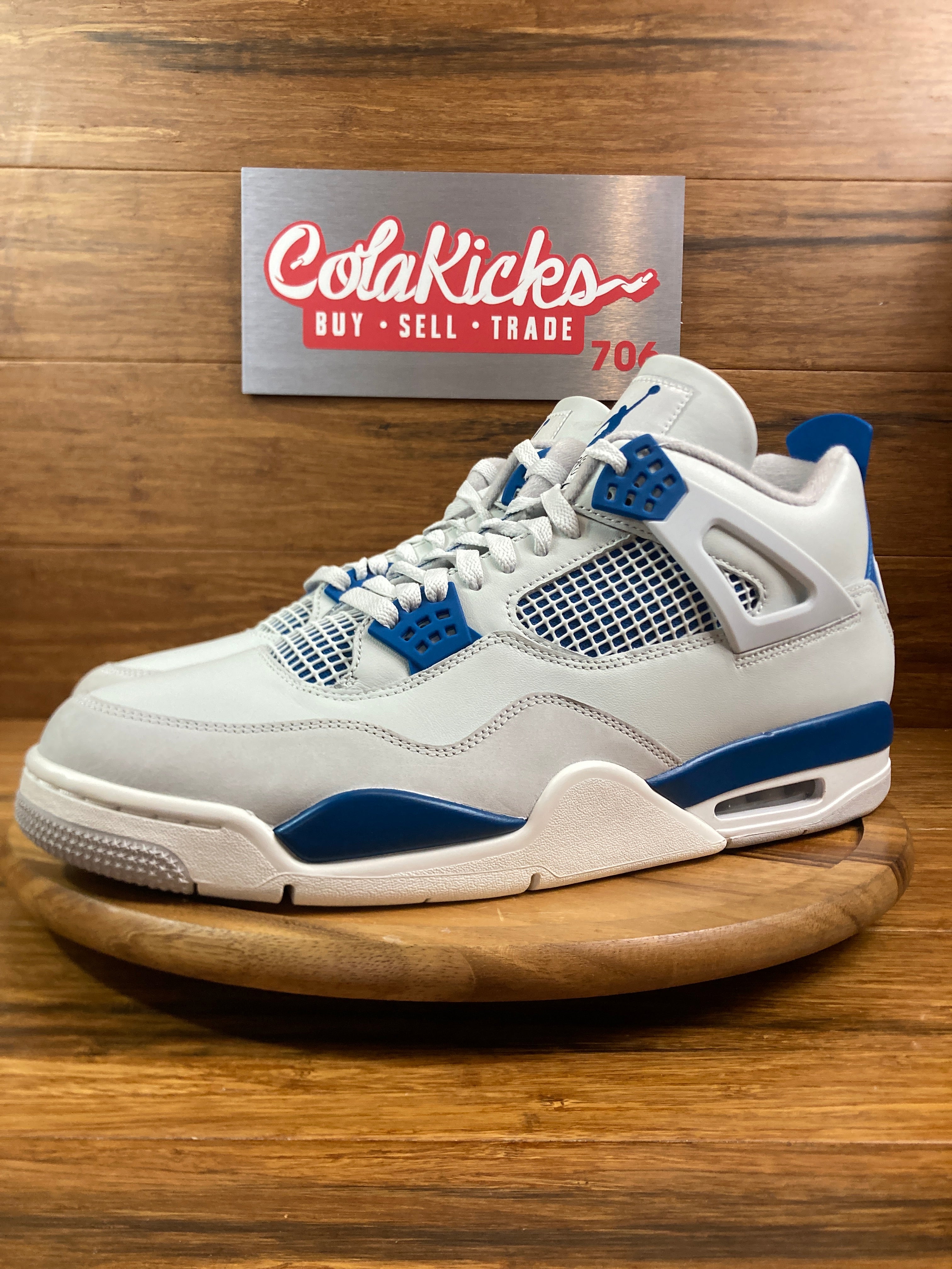 Jordan 4 Retro Military Blue (2024)