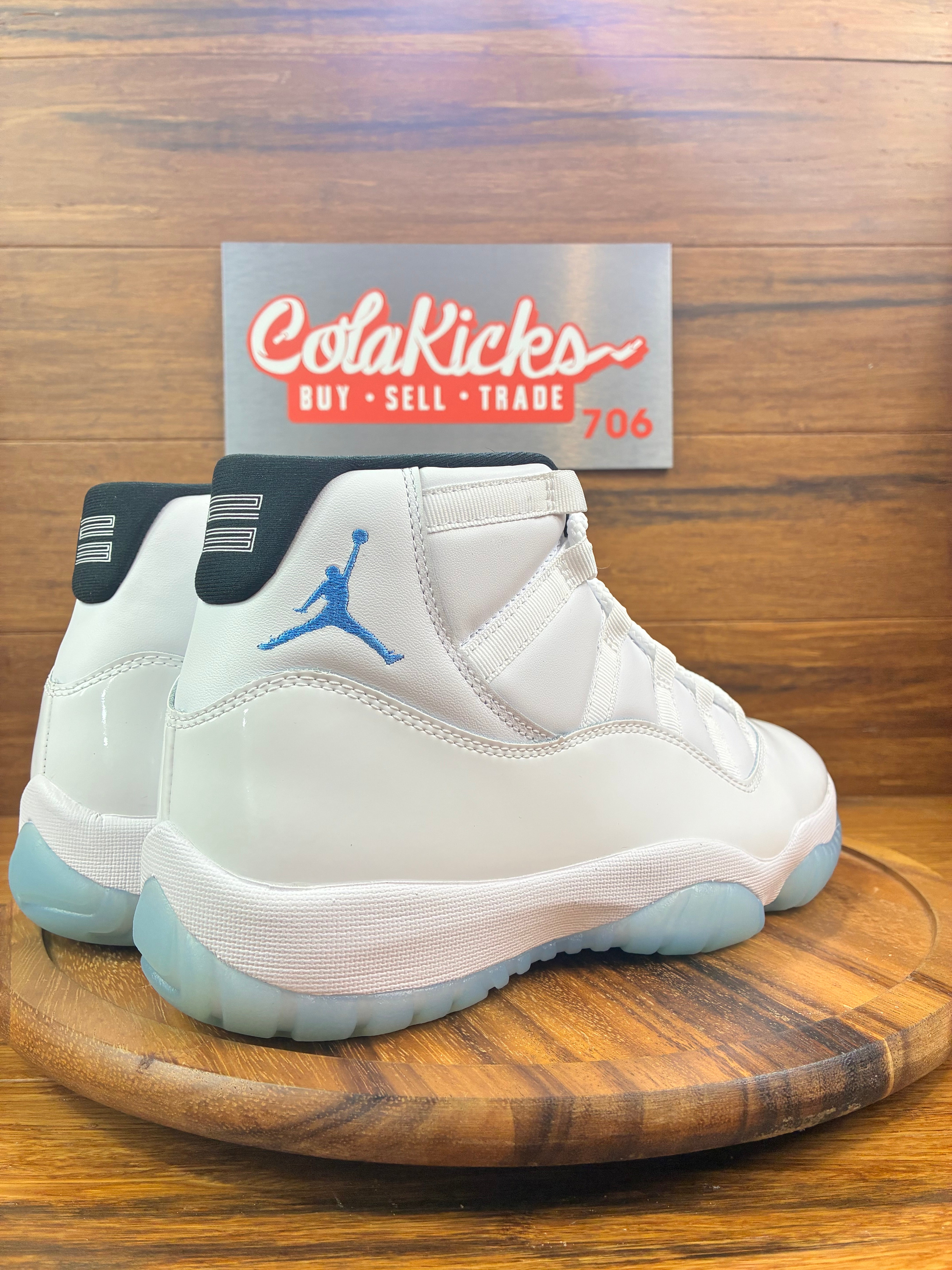 Jordan 11 Retro Legend Blue (2024)