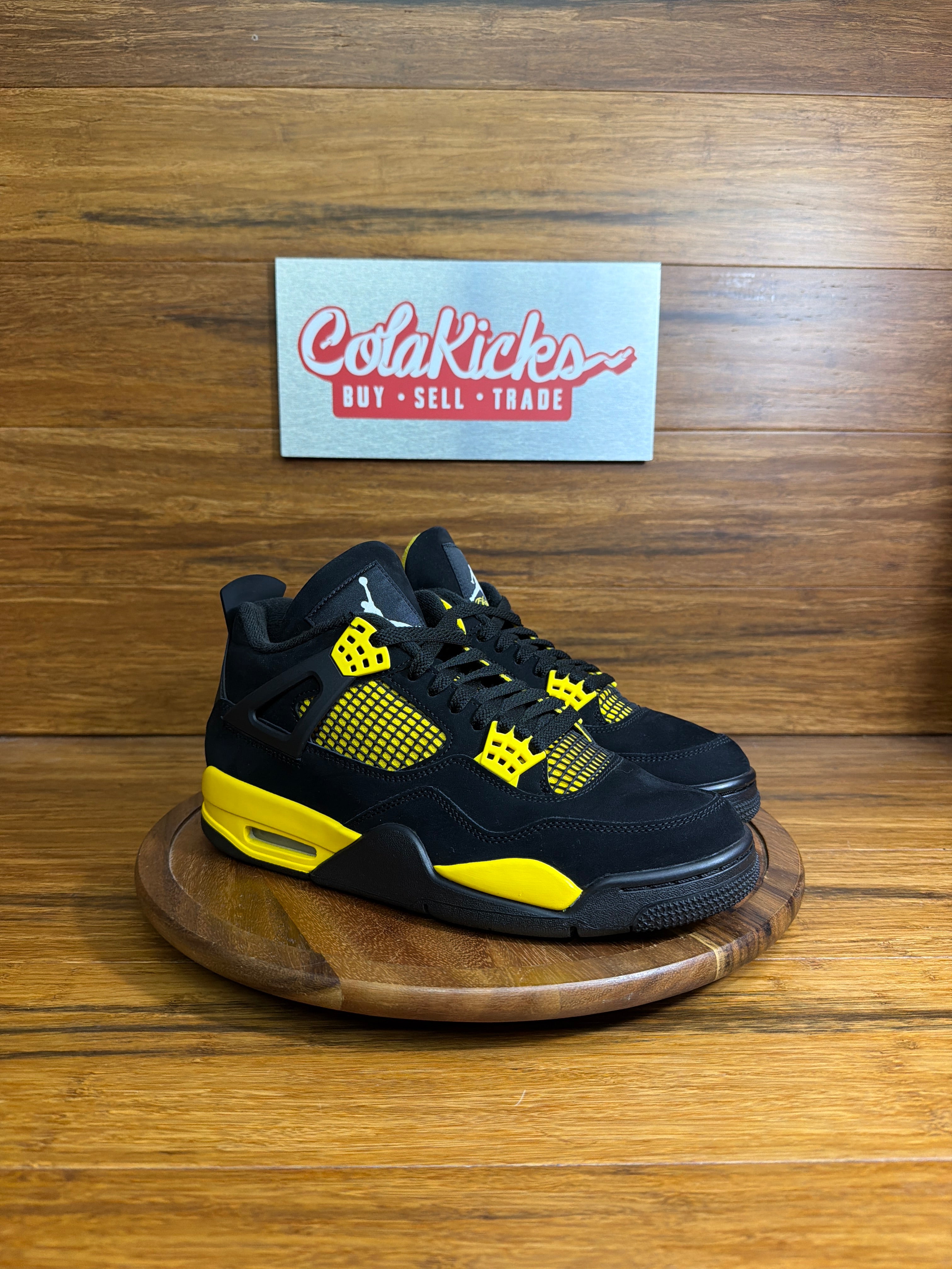 Jordan 4 Retro Thunder (2023)
