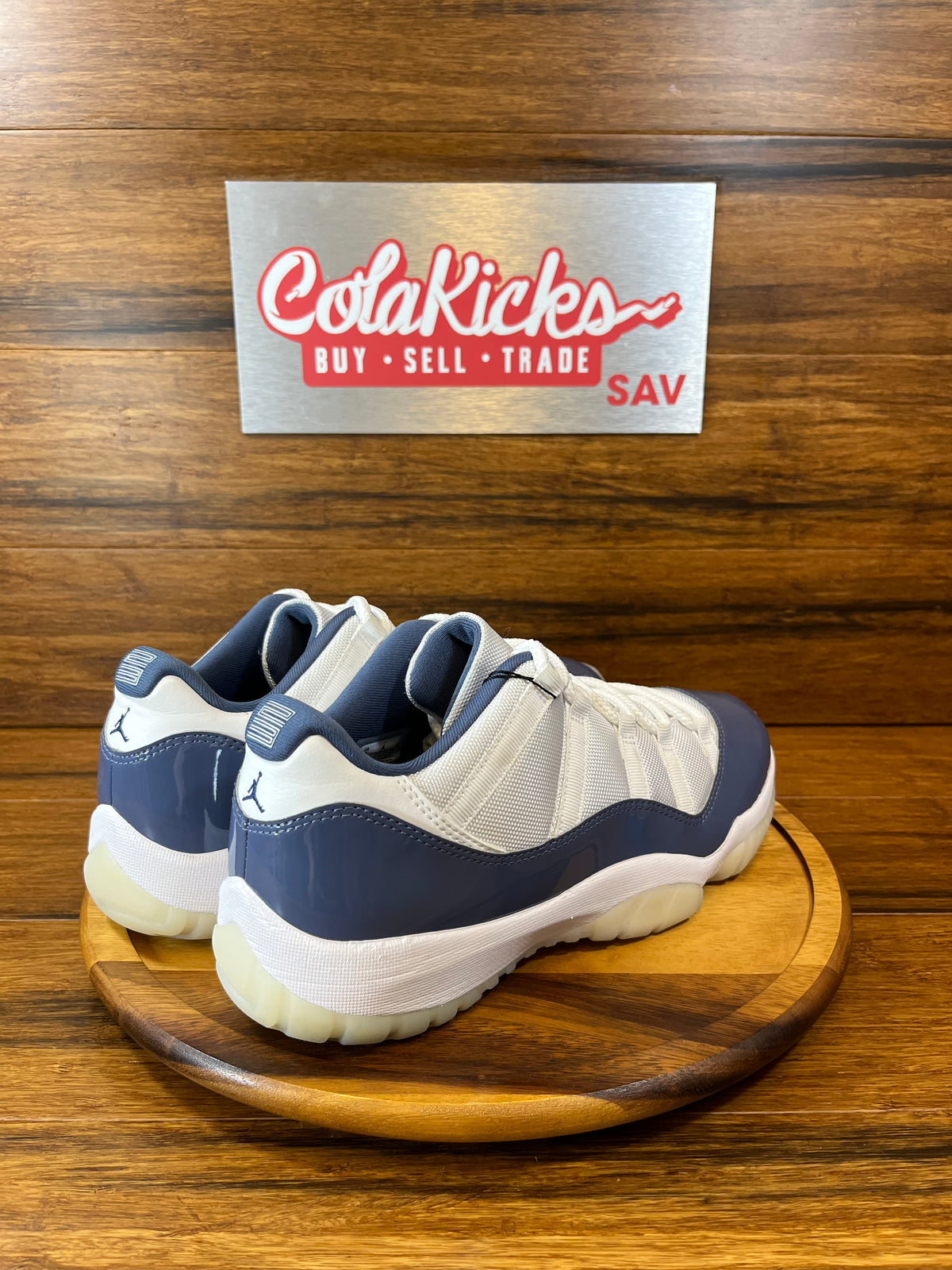 Jordan 11 Retro Low Diffused Blue