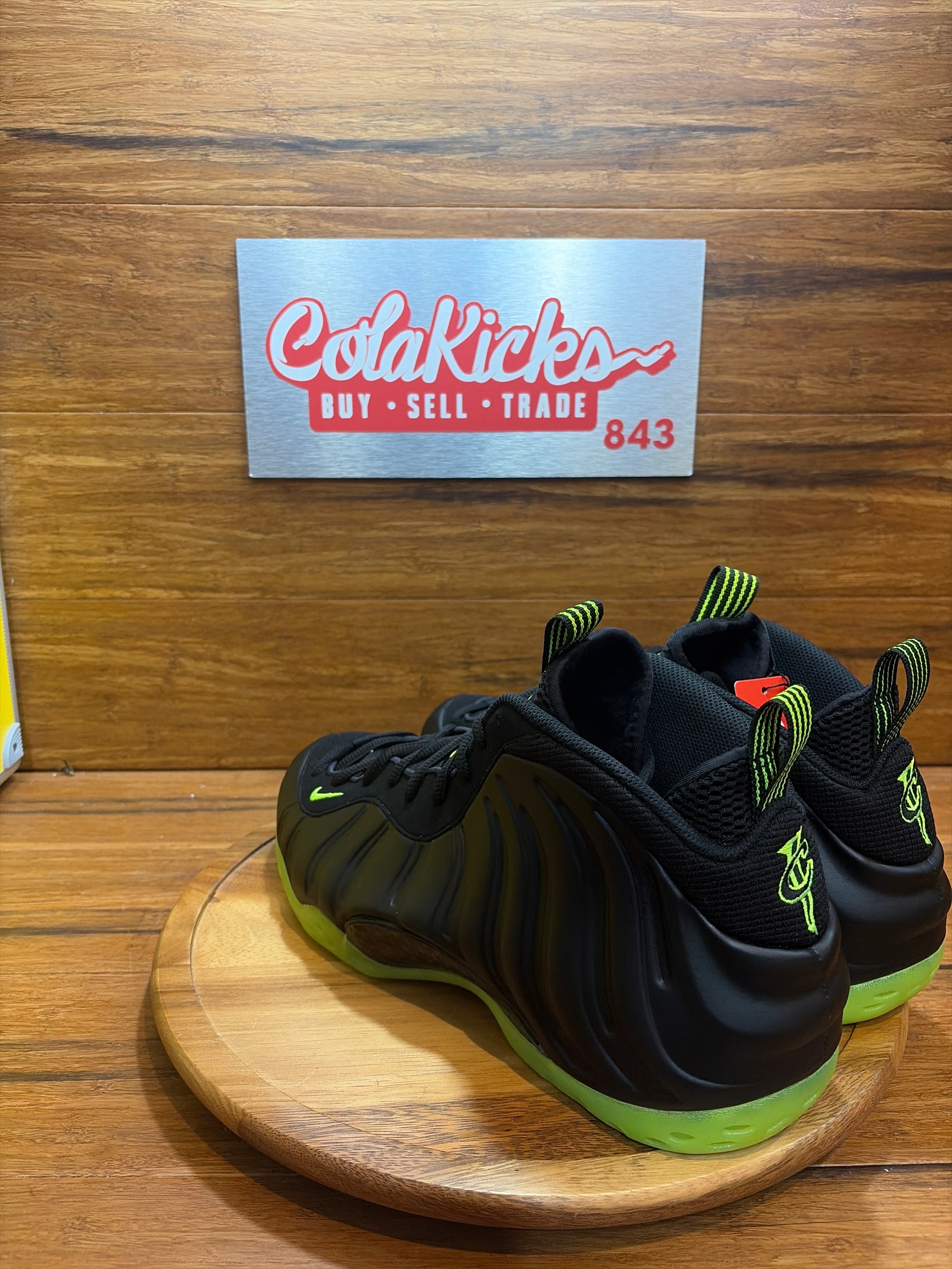 Nike Air Foamposite One Black Volt