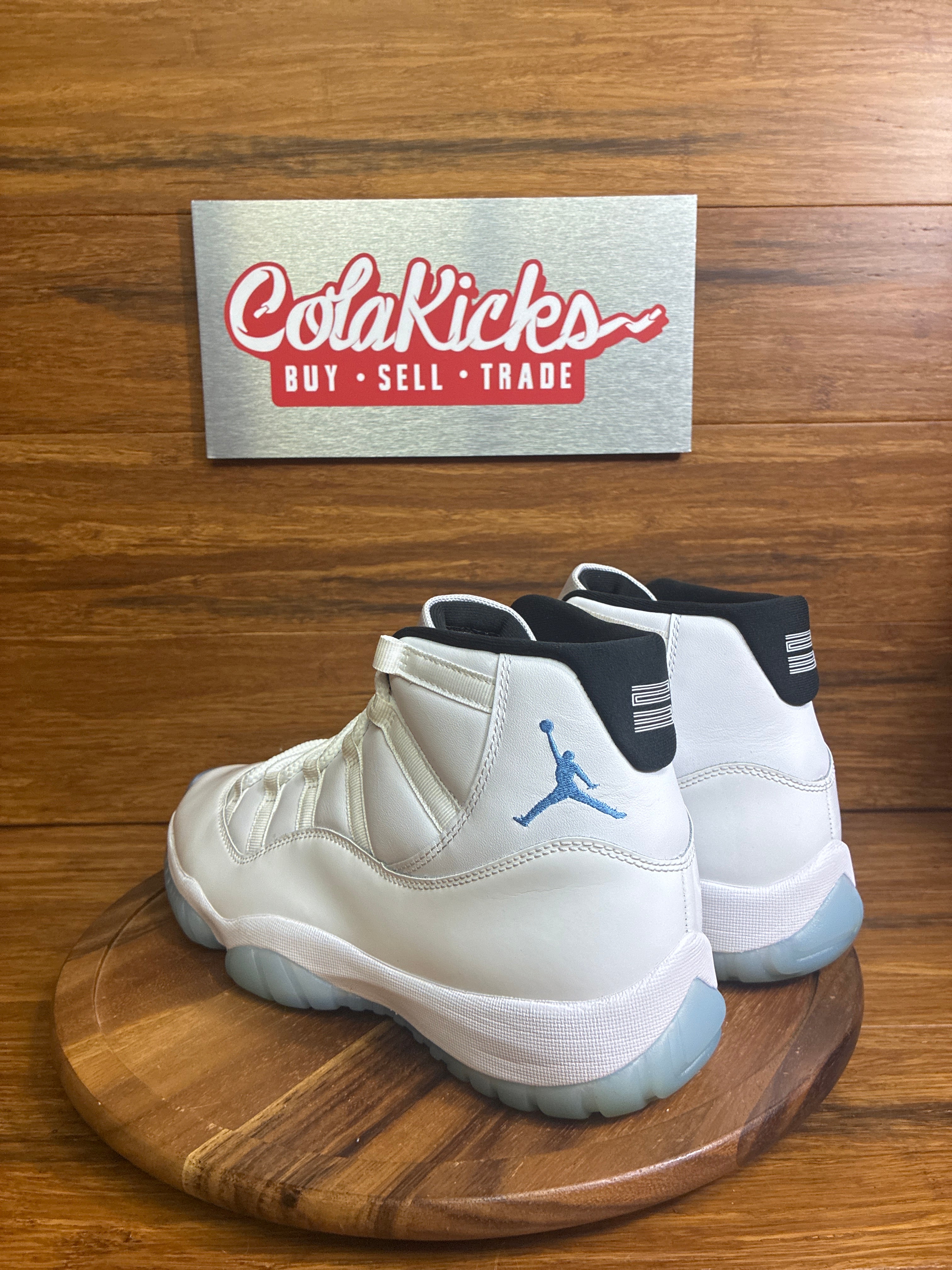 Jordan 11 Retro Legend Blue (2024)