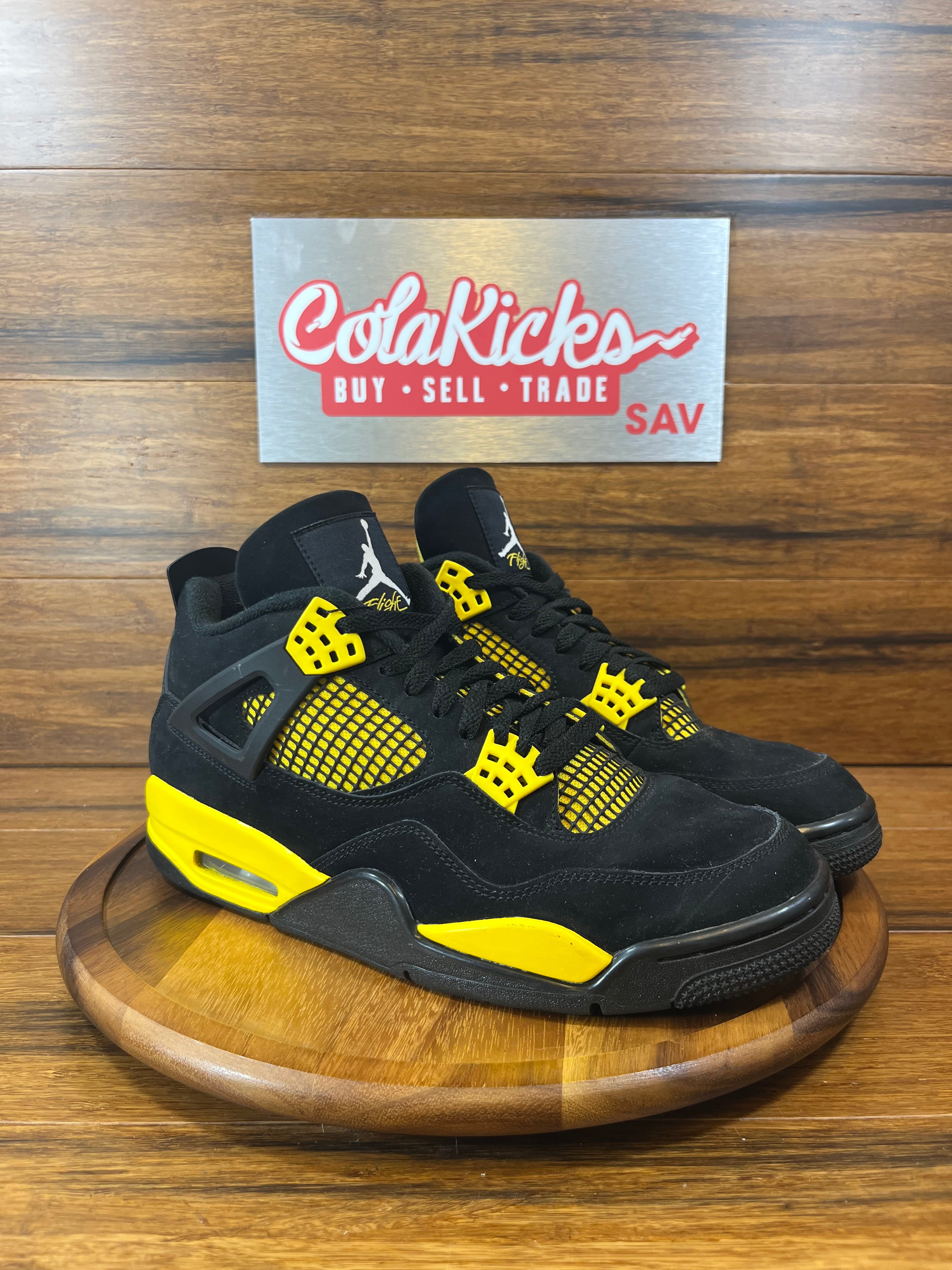 Jordan 4 Retro Thunder (2023)