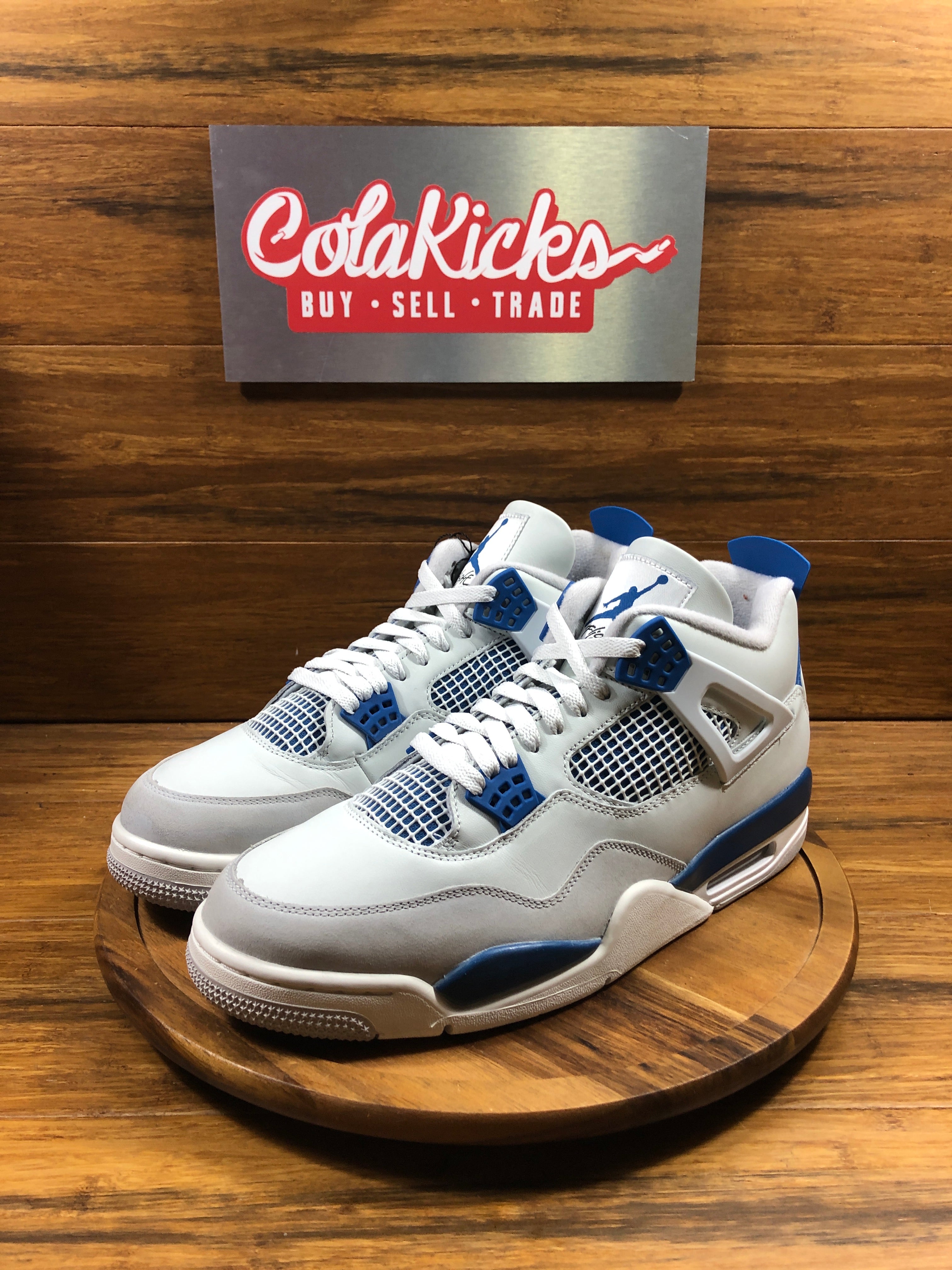 Jordan 4 Retro Military Blue (2024)