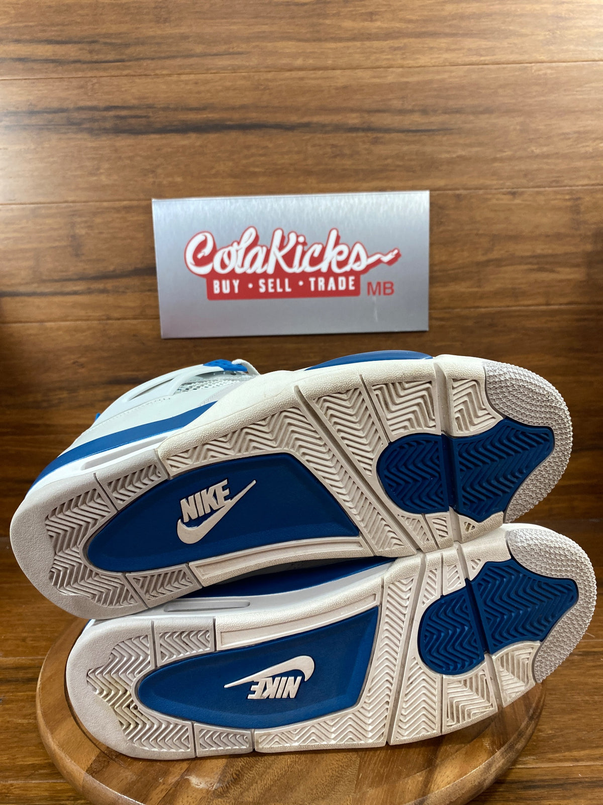 Jordan 4 Retro Military Blue (2024)