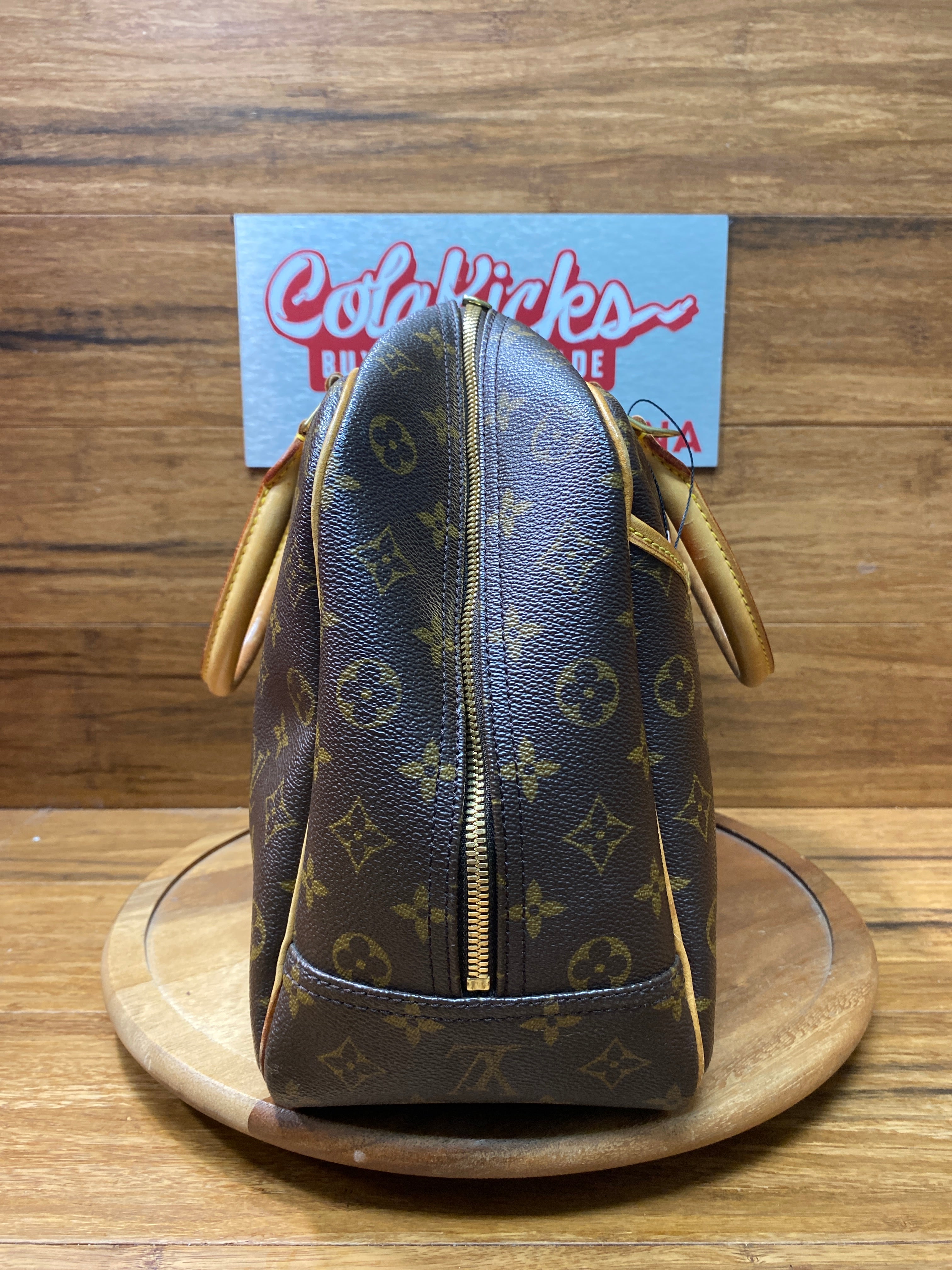 Louis Vuitton Monogram Dueville