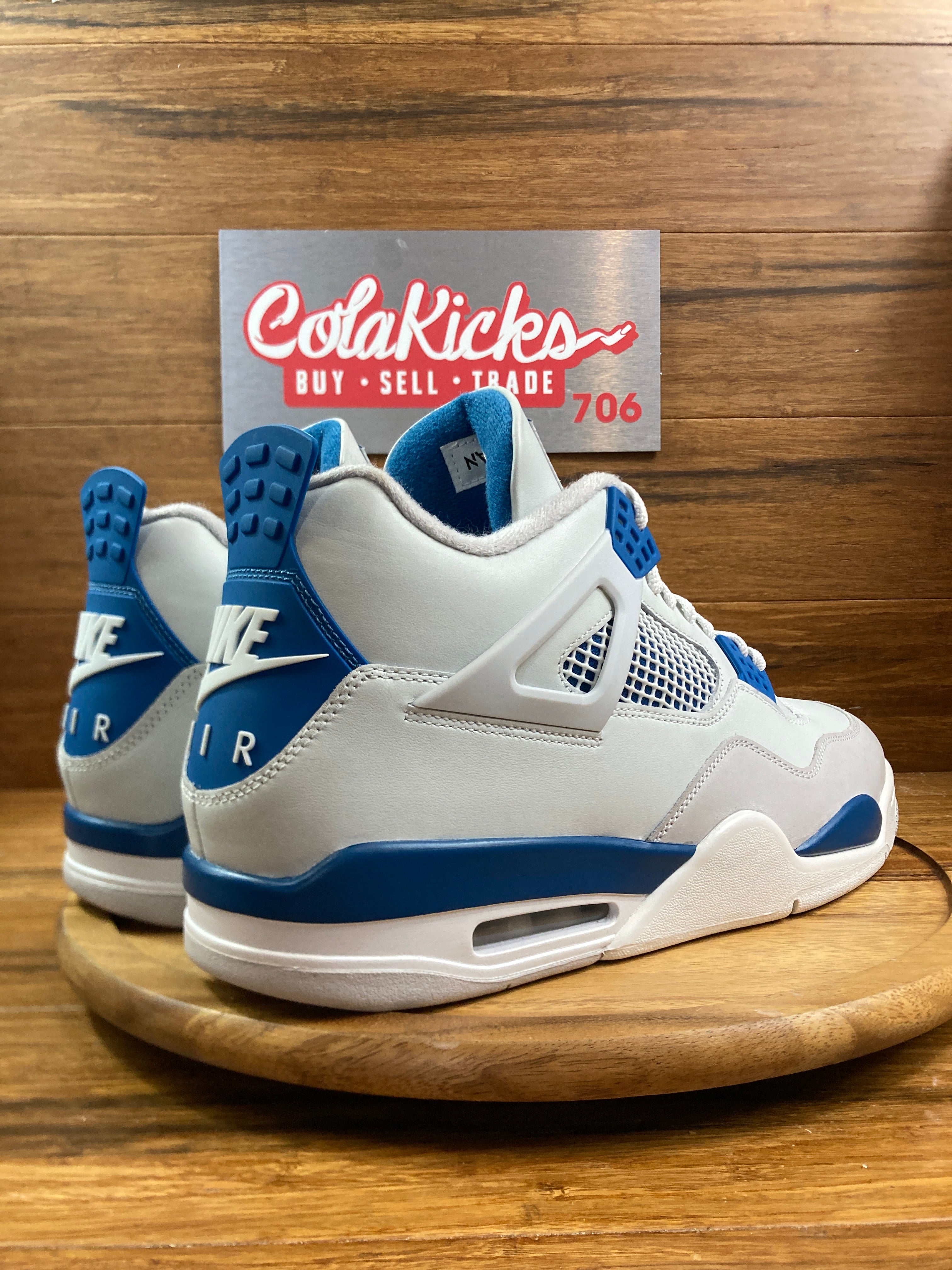 Jordan 4 Retro Military Blue (2024)