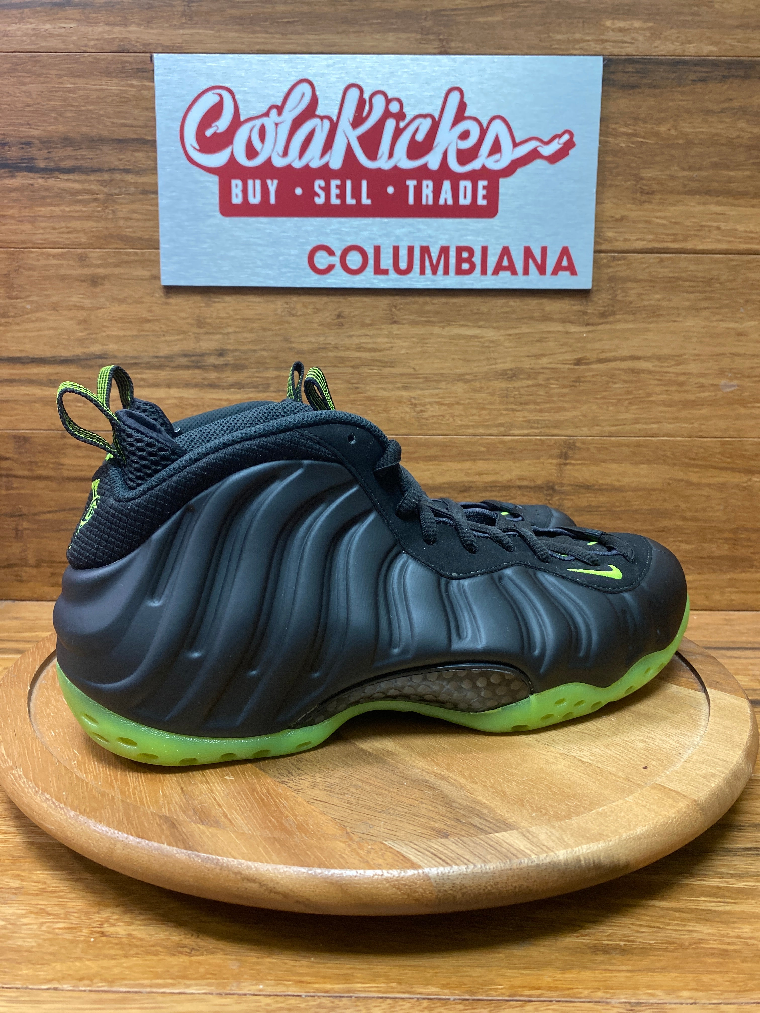 Nike Air Foamposite One Black Volt
