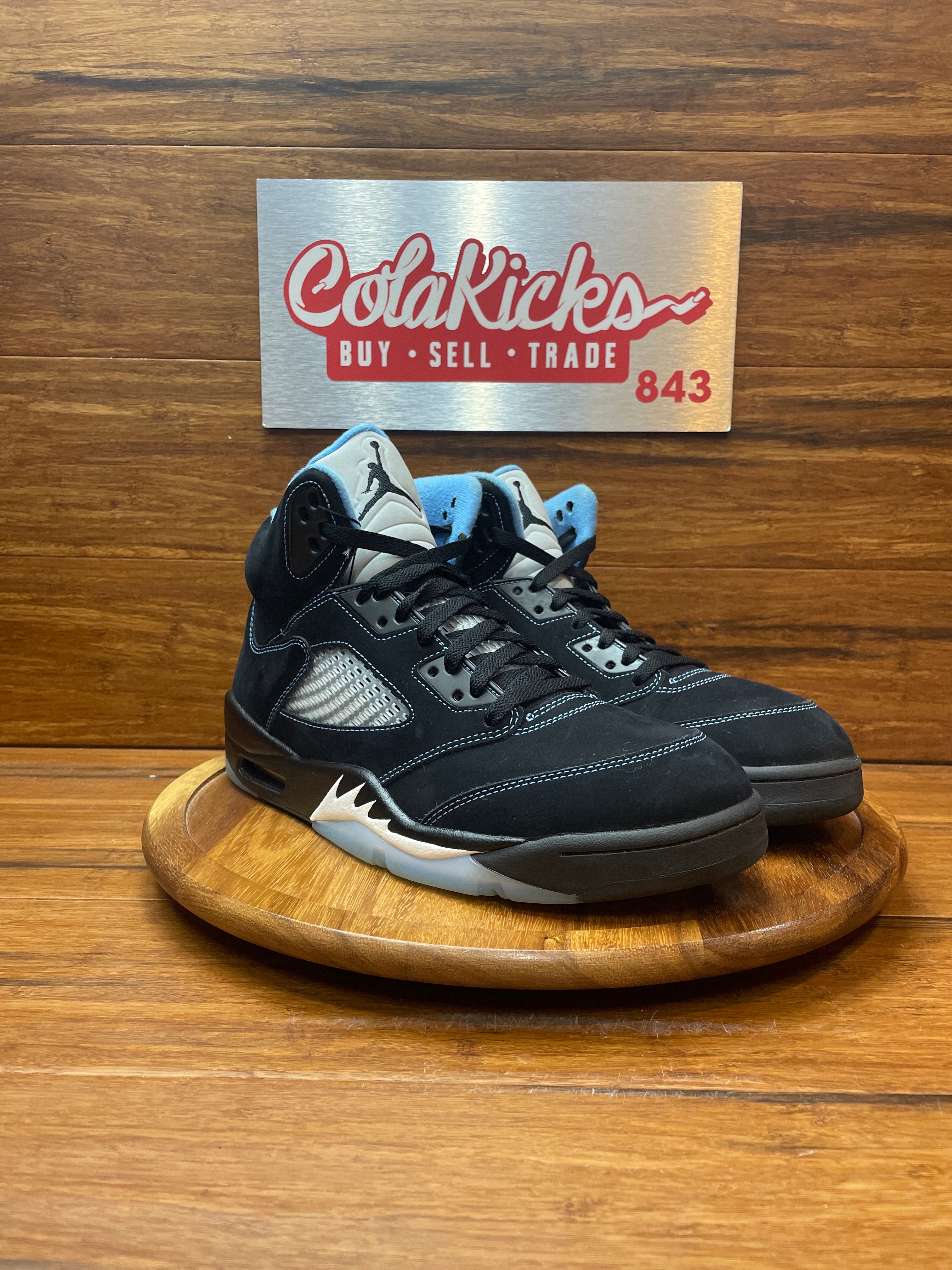 Jordan 5 Retro Black University Blue (2026)