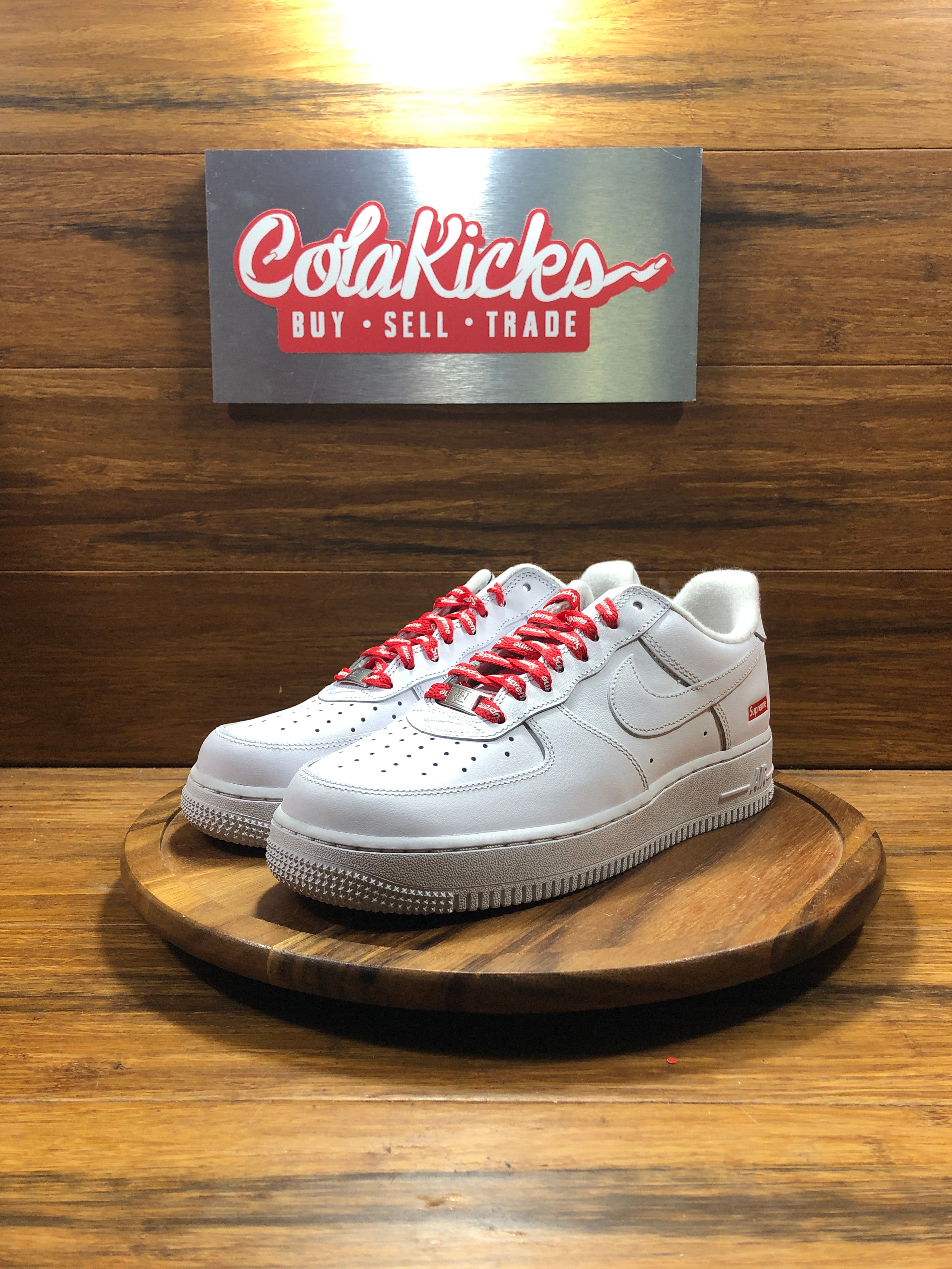 Nike Air Force 1 Low Supreme White