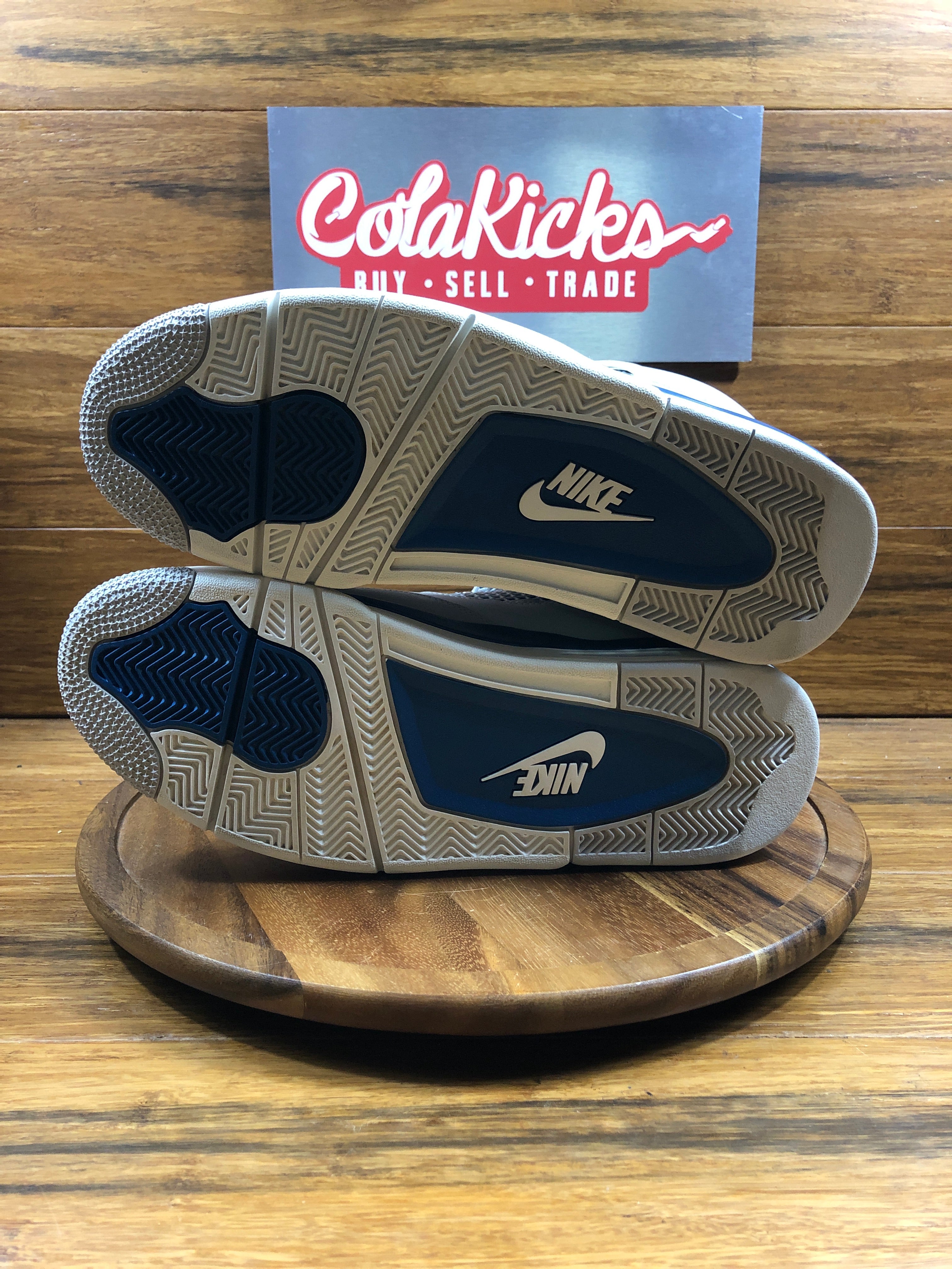 Jordan 4 Retro Military Blue (2024)