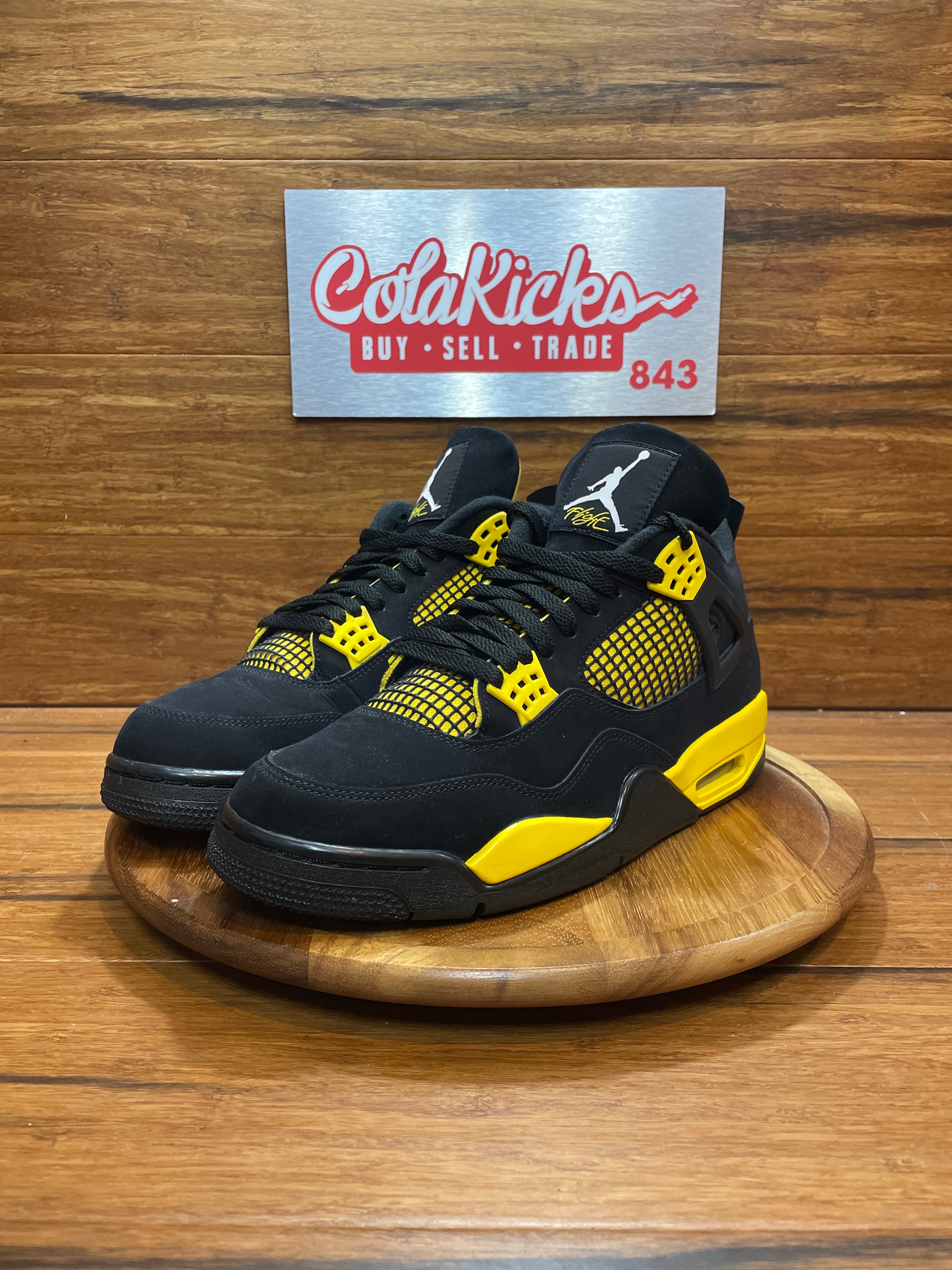 Jordan 4 Retro Thunder (2023)