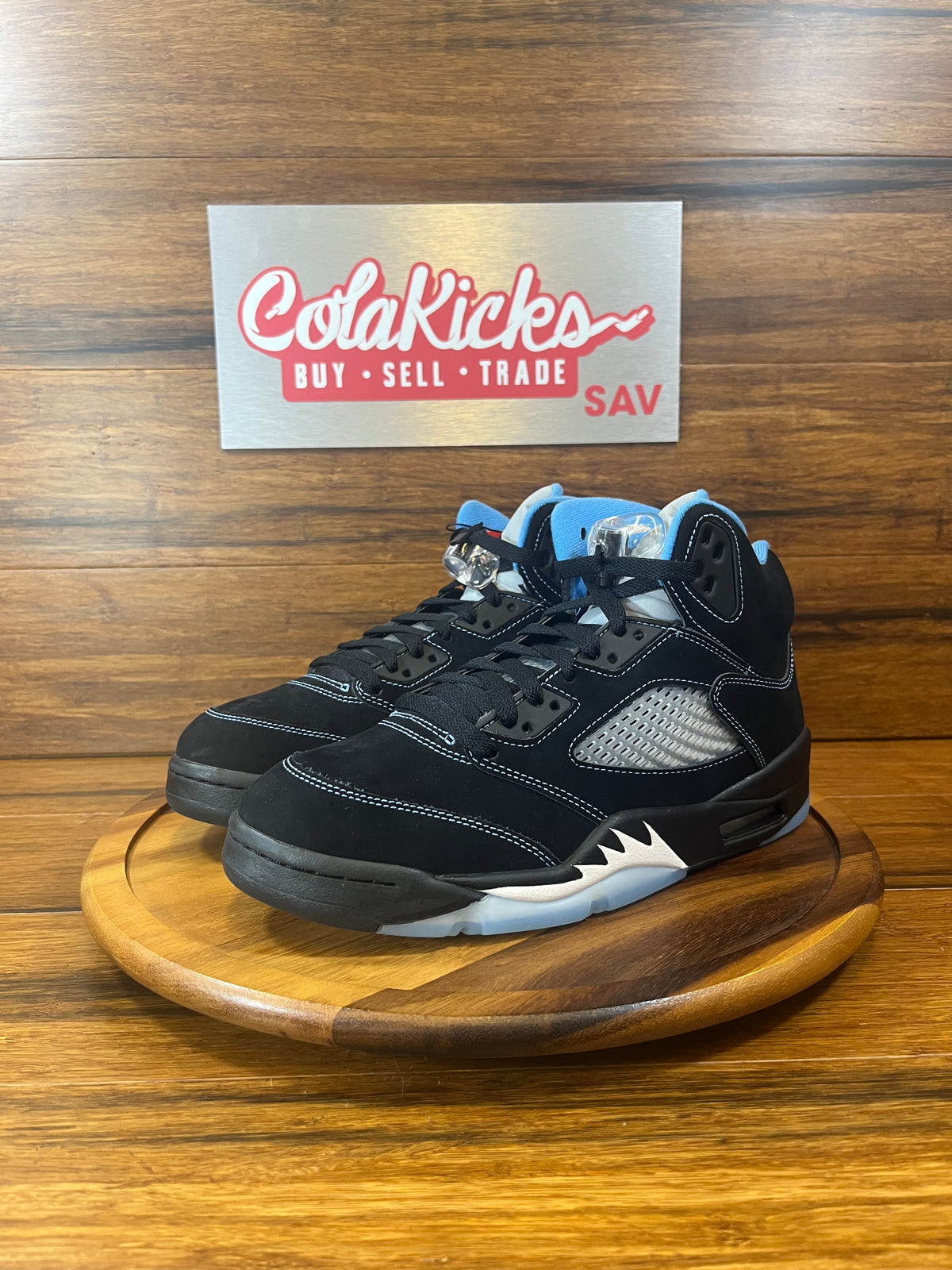 Jordan 5 Retro Black University Blue (2026)