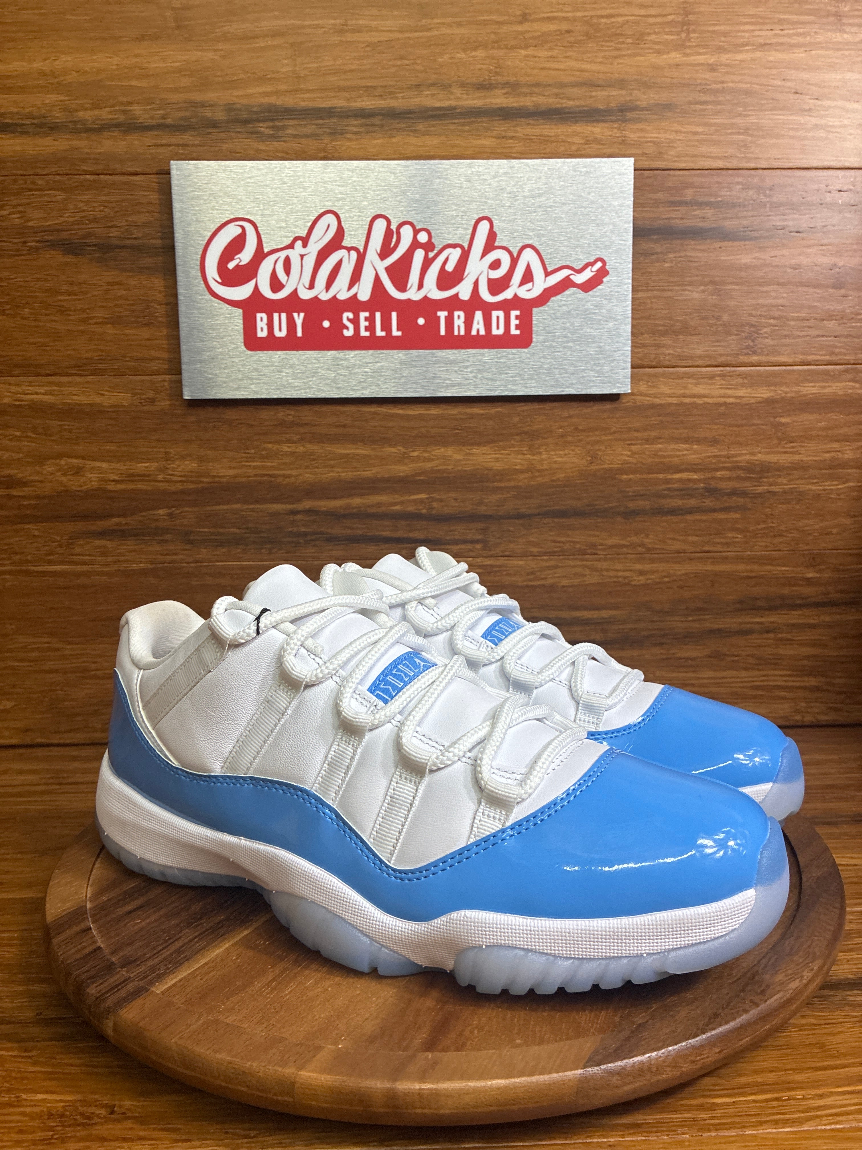 Jordan 11 Retro Low University Blue (2026)