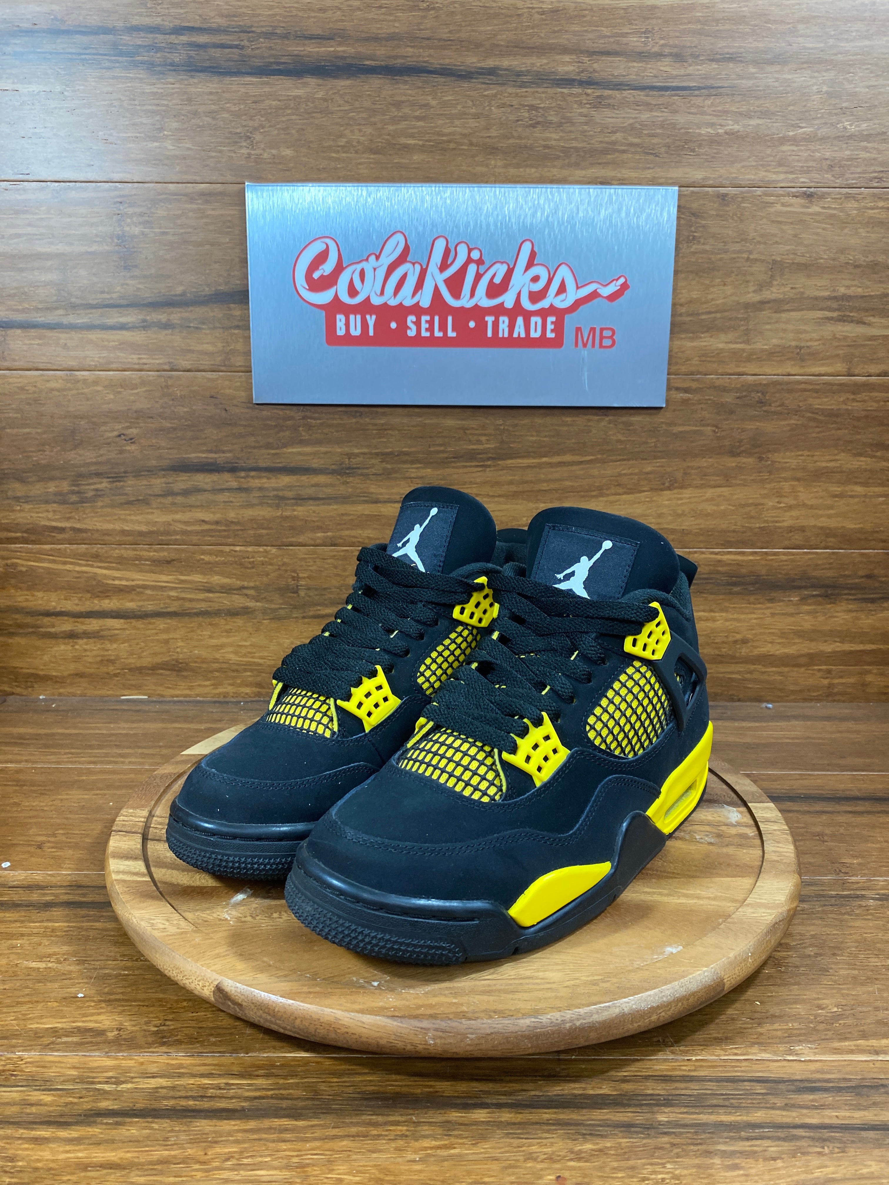 Jordan 4 Retro Thunder (2023)