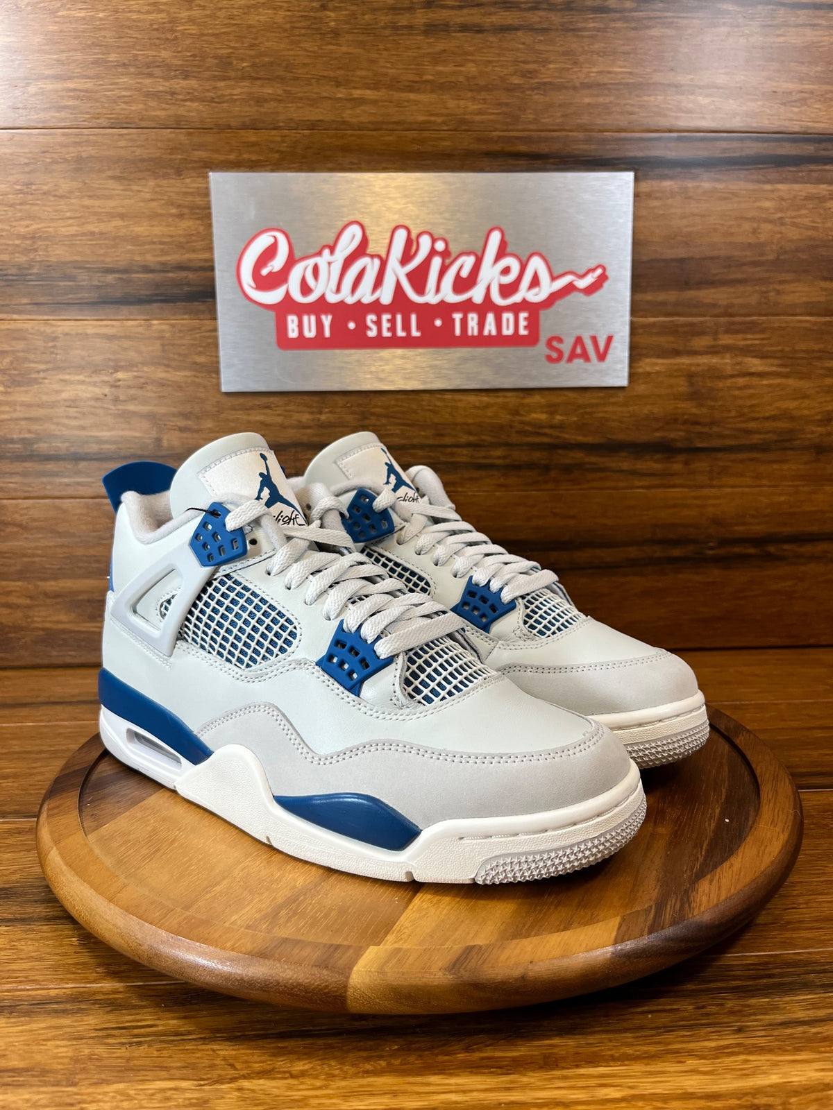 Jordan 4 Retro Military Blue (2024)
