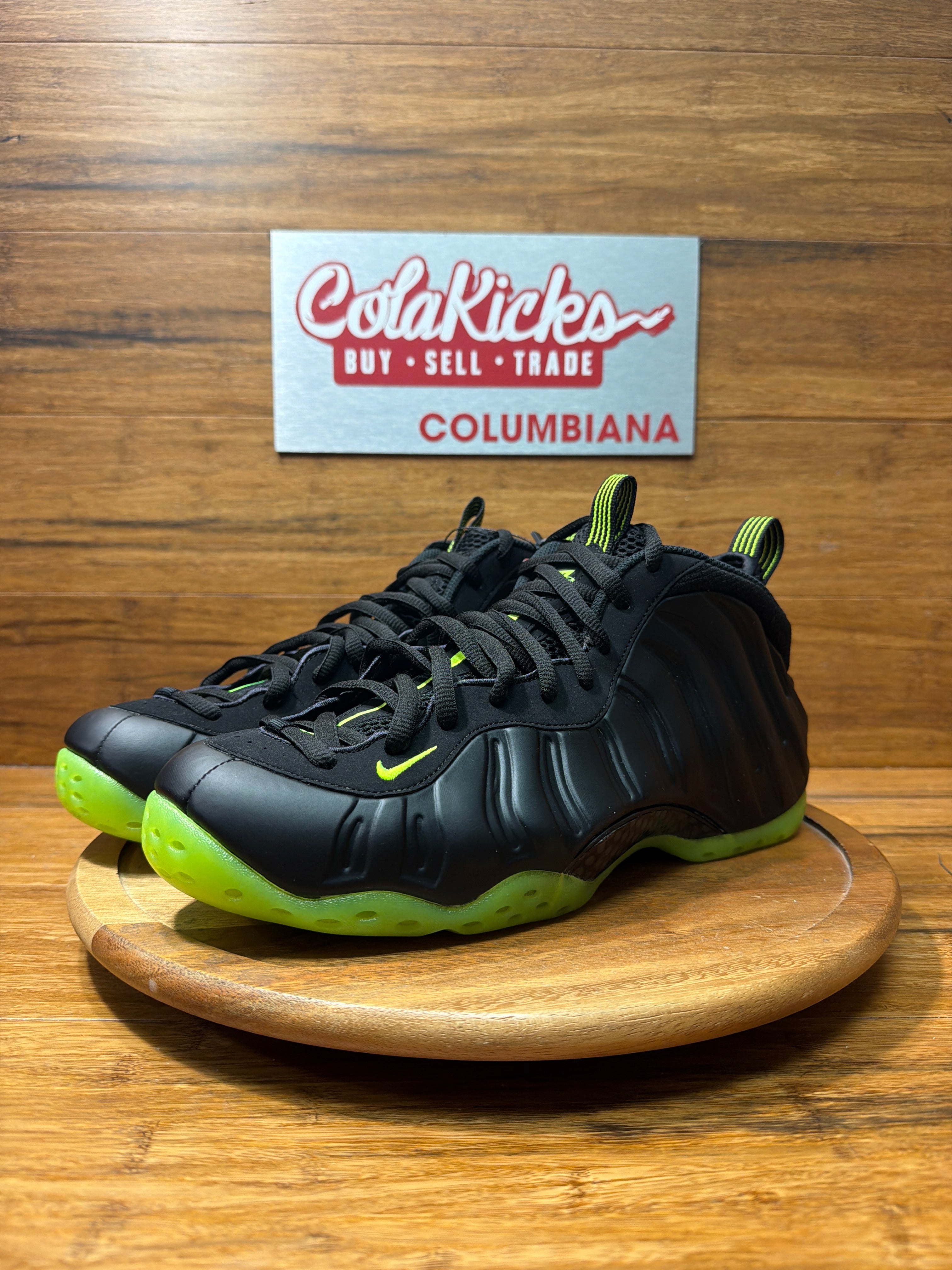 Nike Air Foamposite One Black Volt