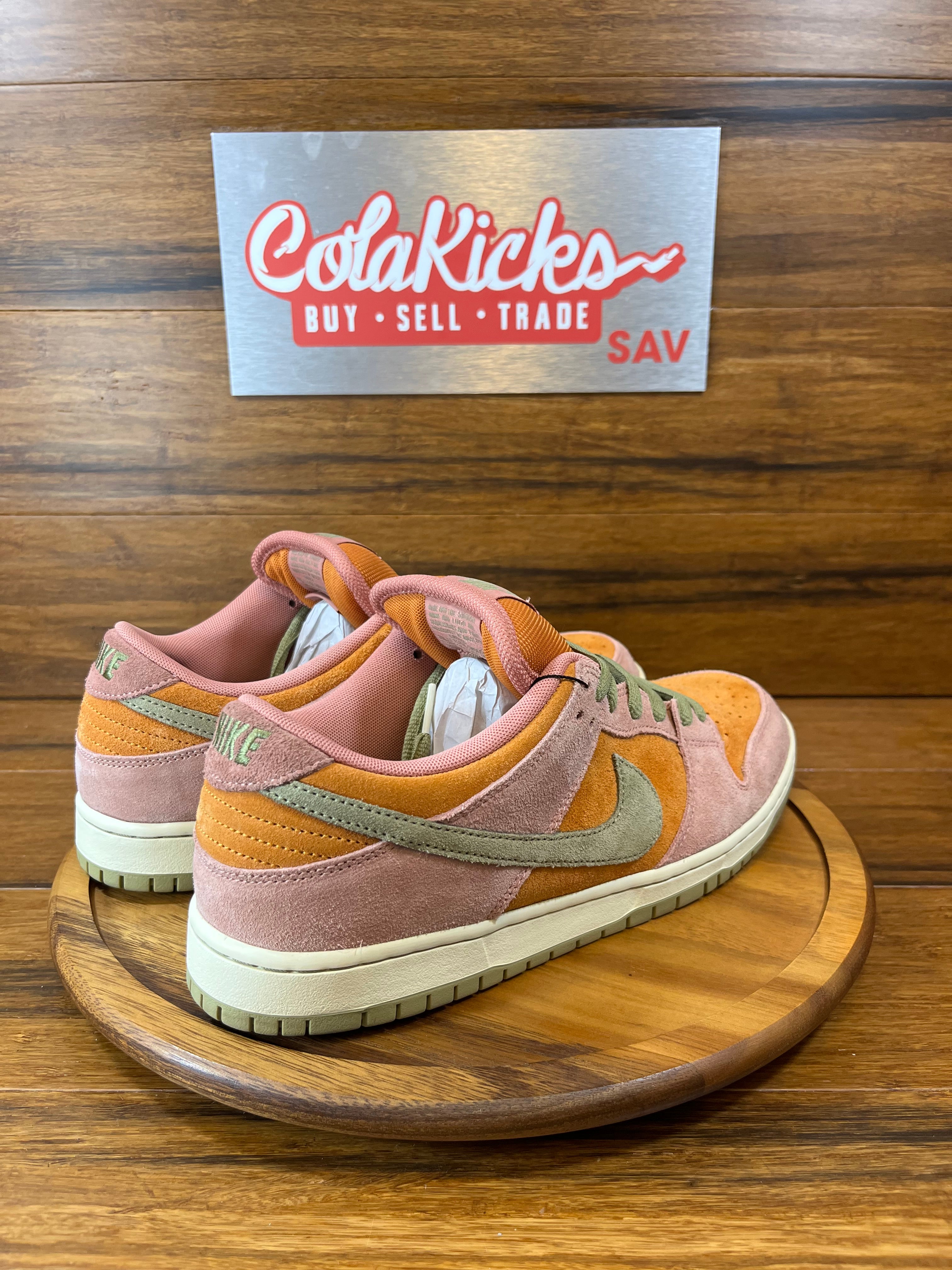 Nike SB Dunk Low Red Stardust