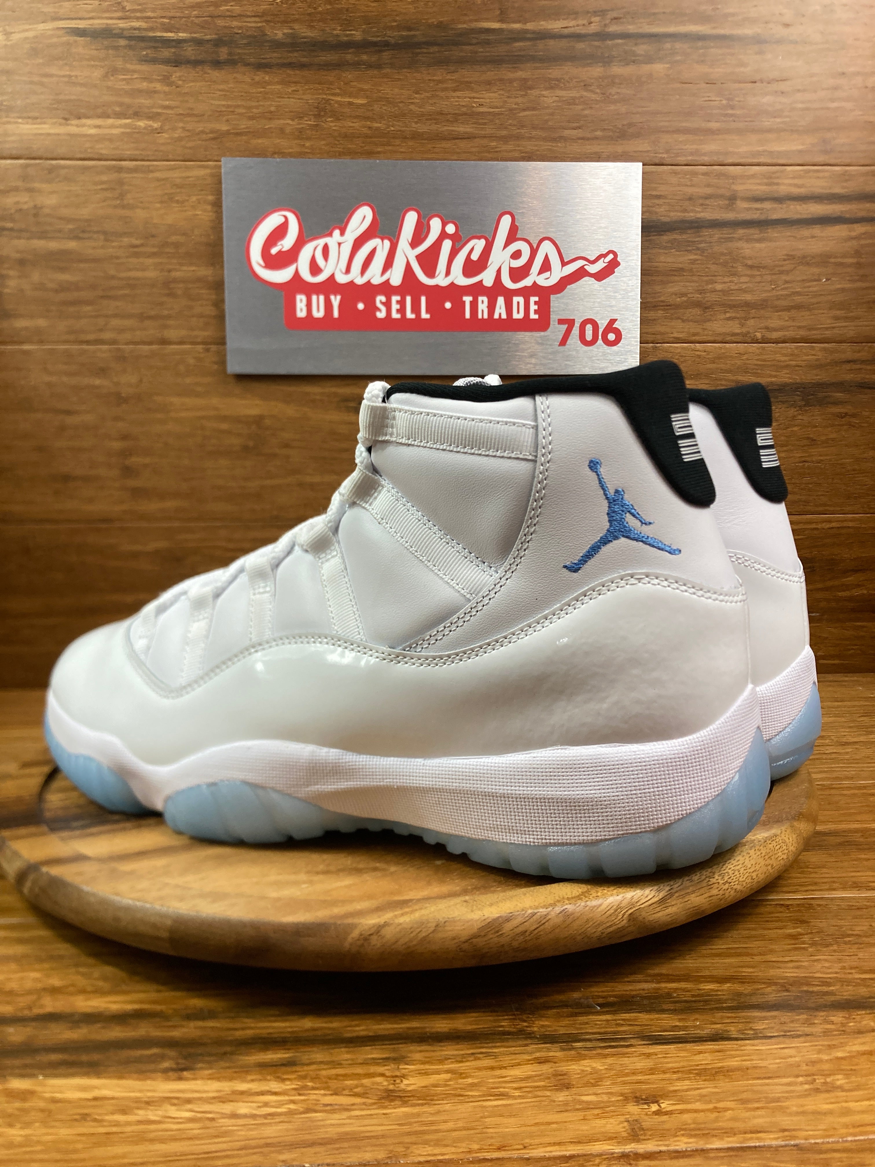 Jordan 11 Retro Legend Blue (2024)