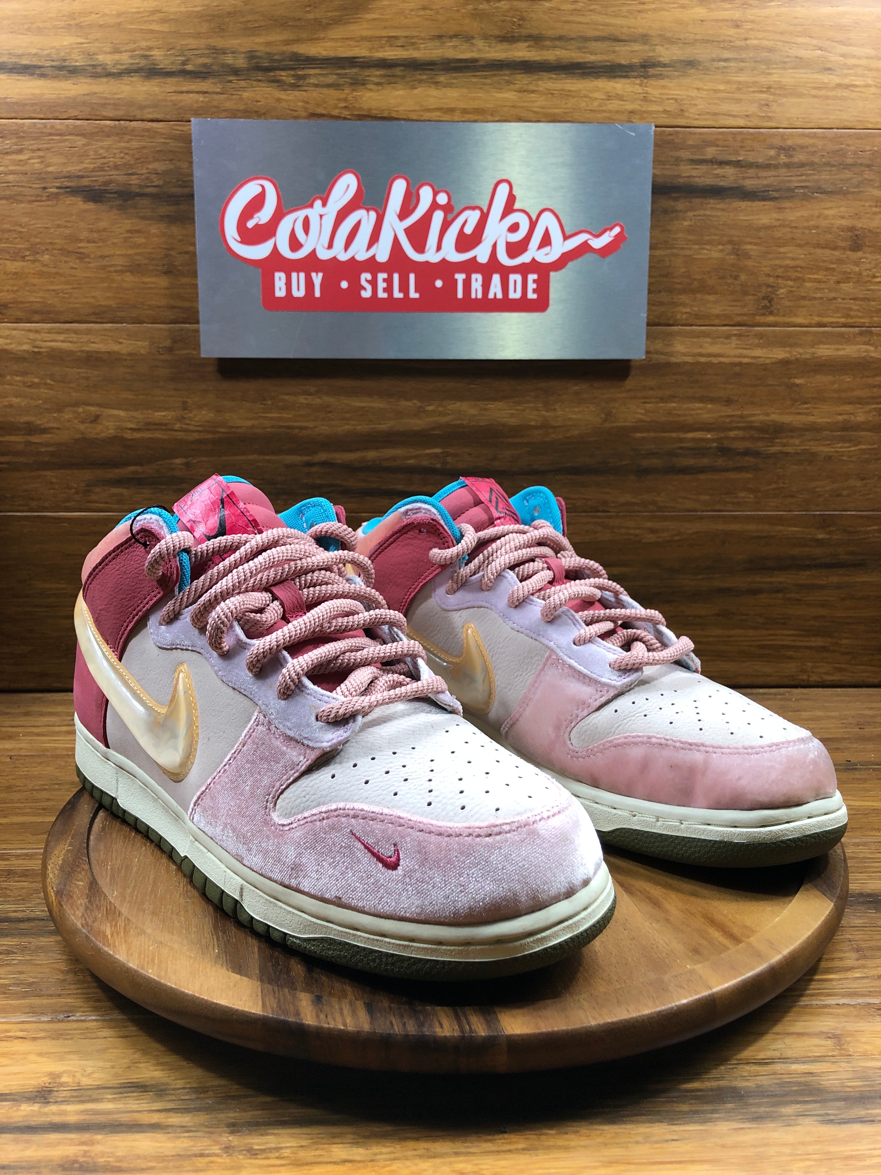 Nike Dunk Mid Social Status Free Lunch Strawberry Milk