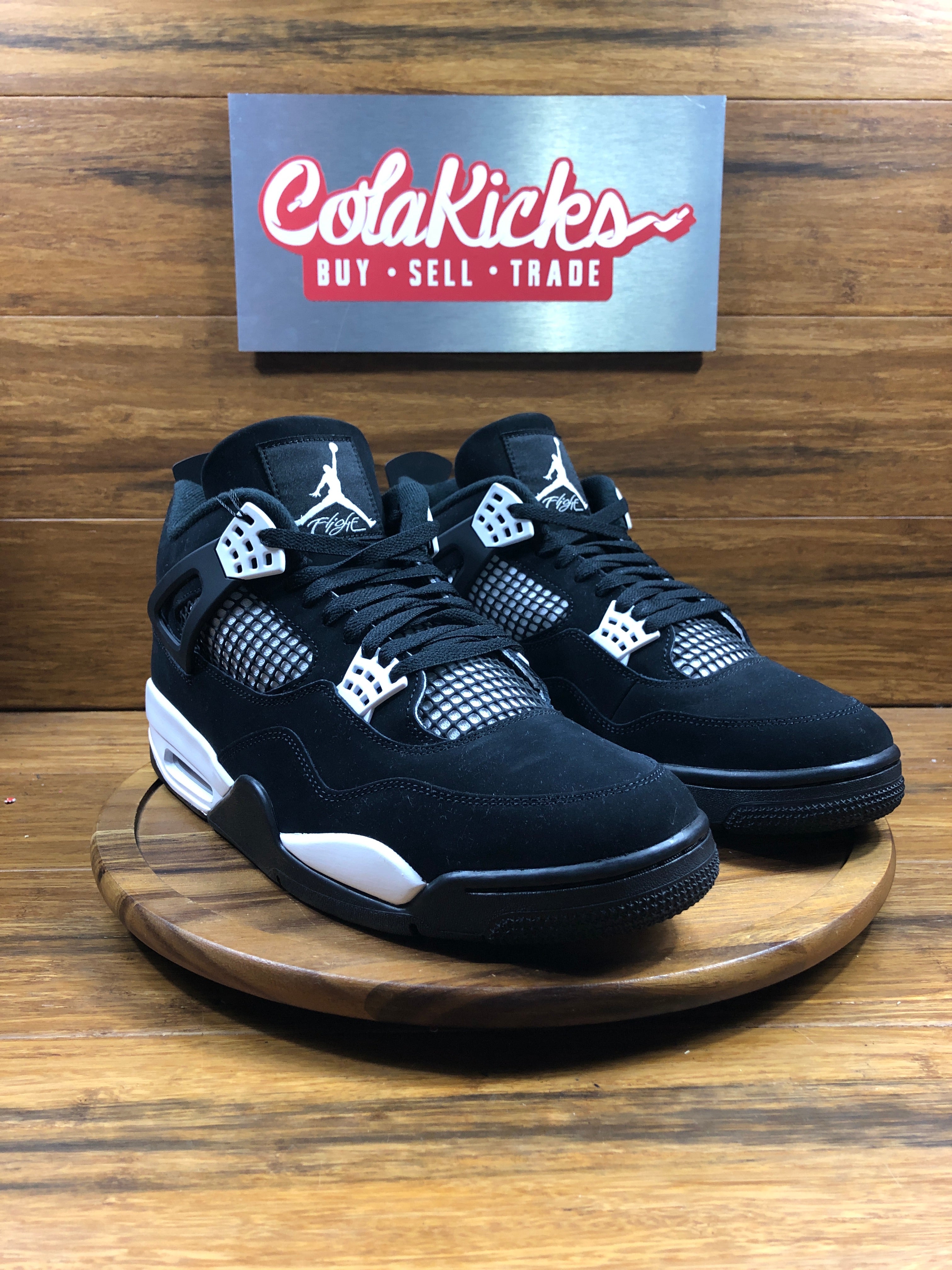 Jordan 4 Retro White Thunder