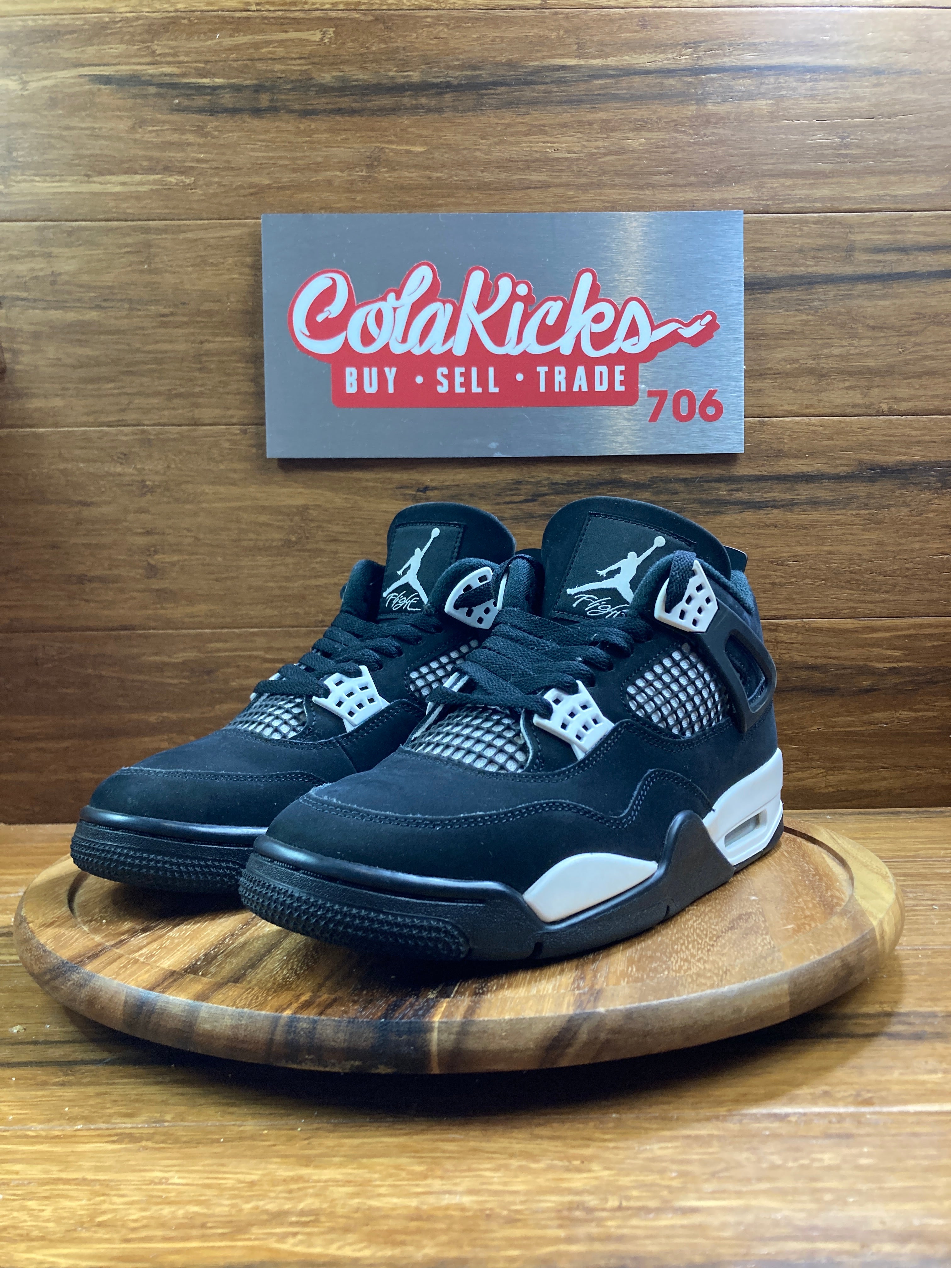 Jordan 4 Retro White Thunder