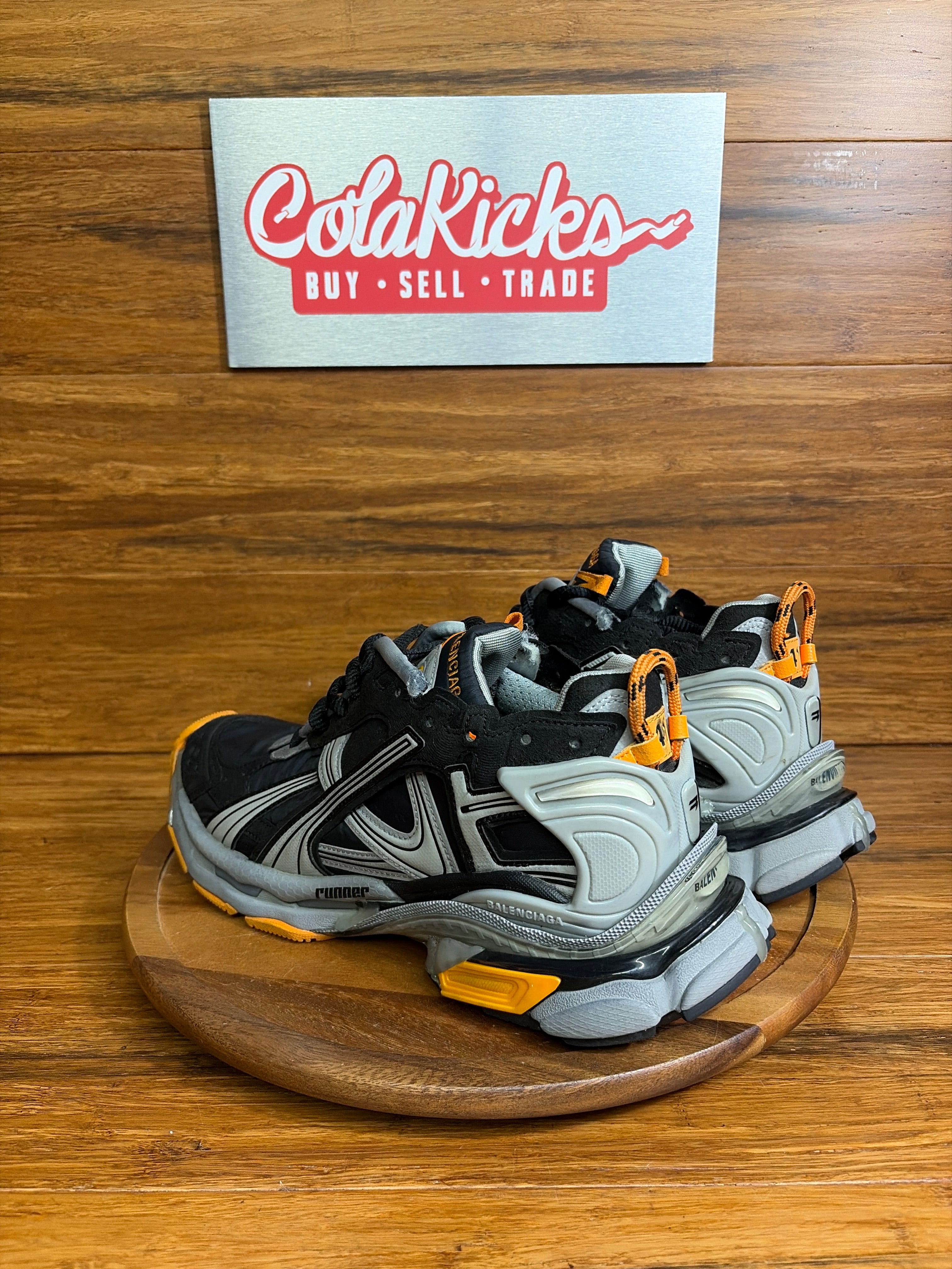 Balenciaga Runner Worn-Out Black Fluo Orange