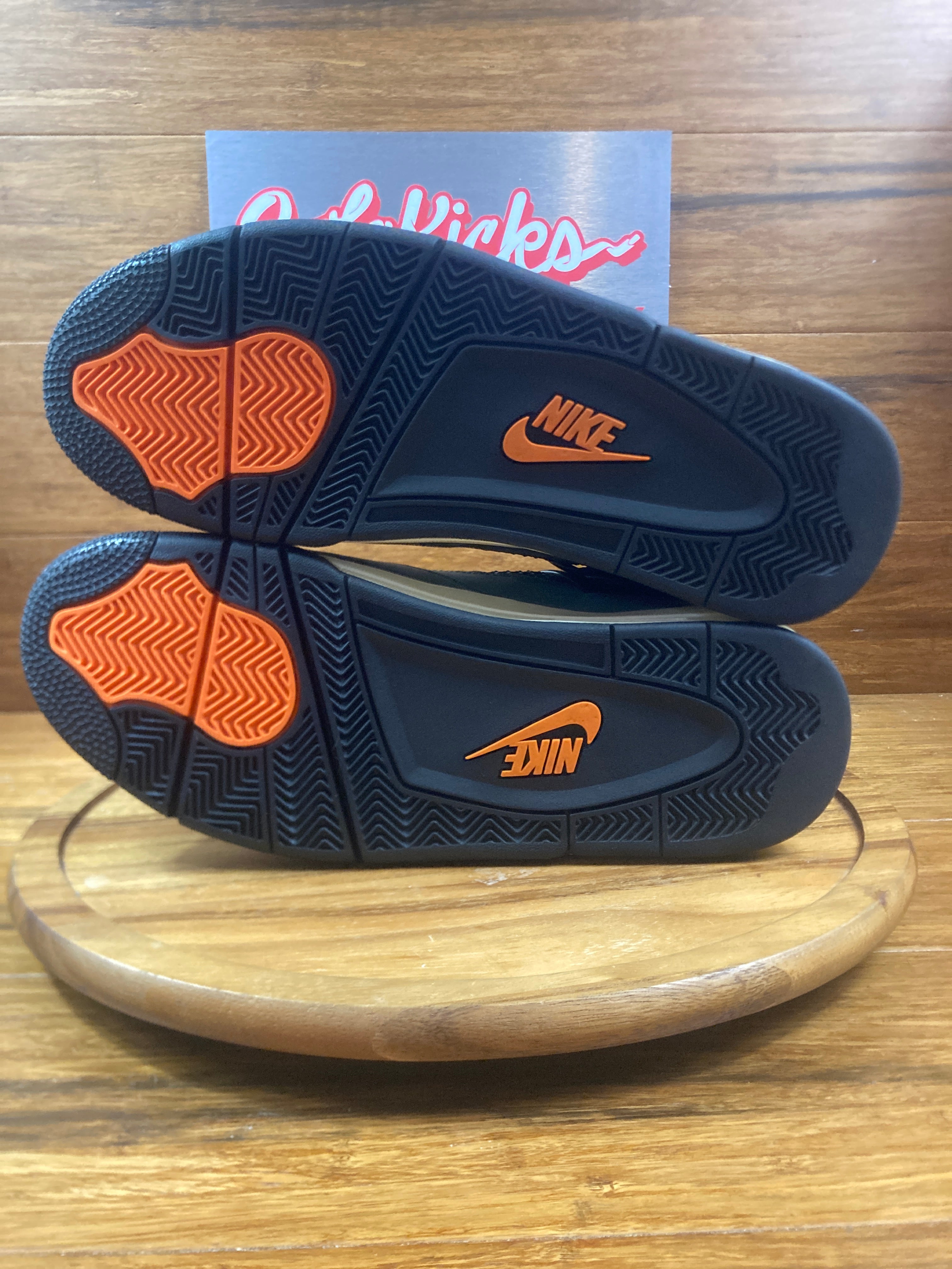 Jordan 4 Retro OG SP Undefeated (2025)