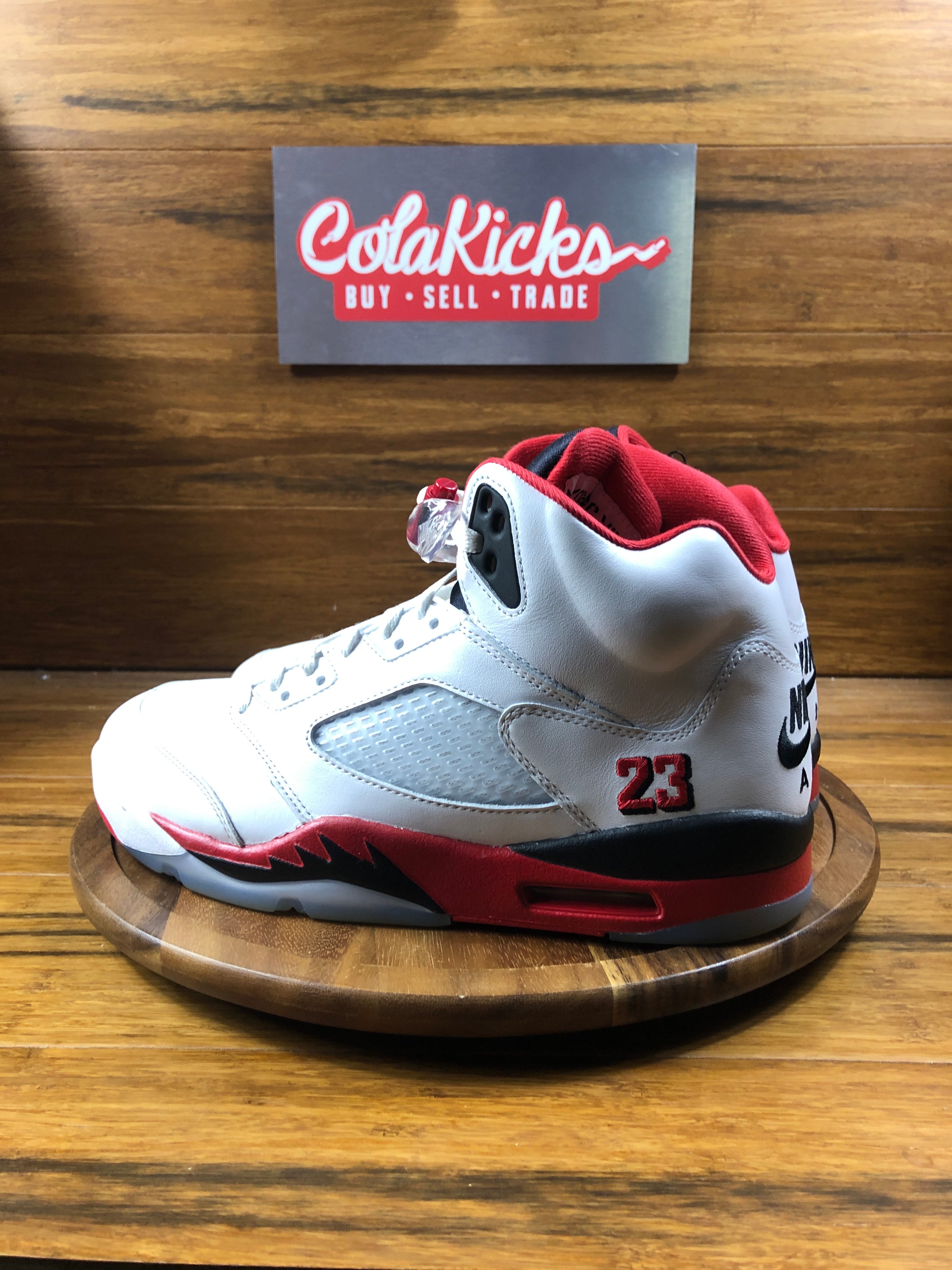 Jordan 5 Retro Fire Red Black Tongue (2025)