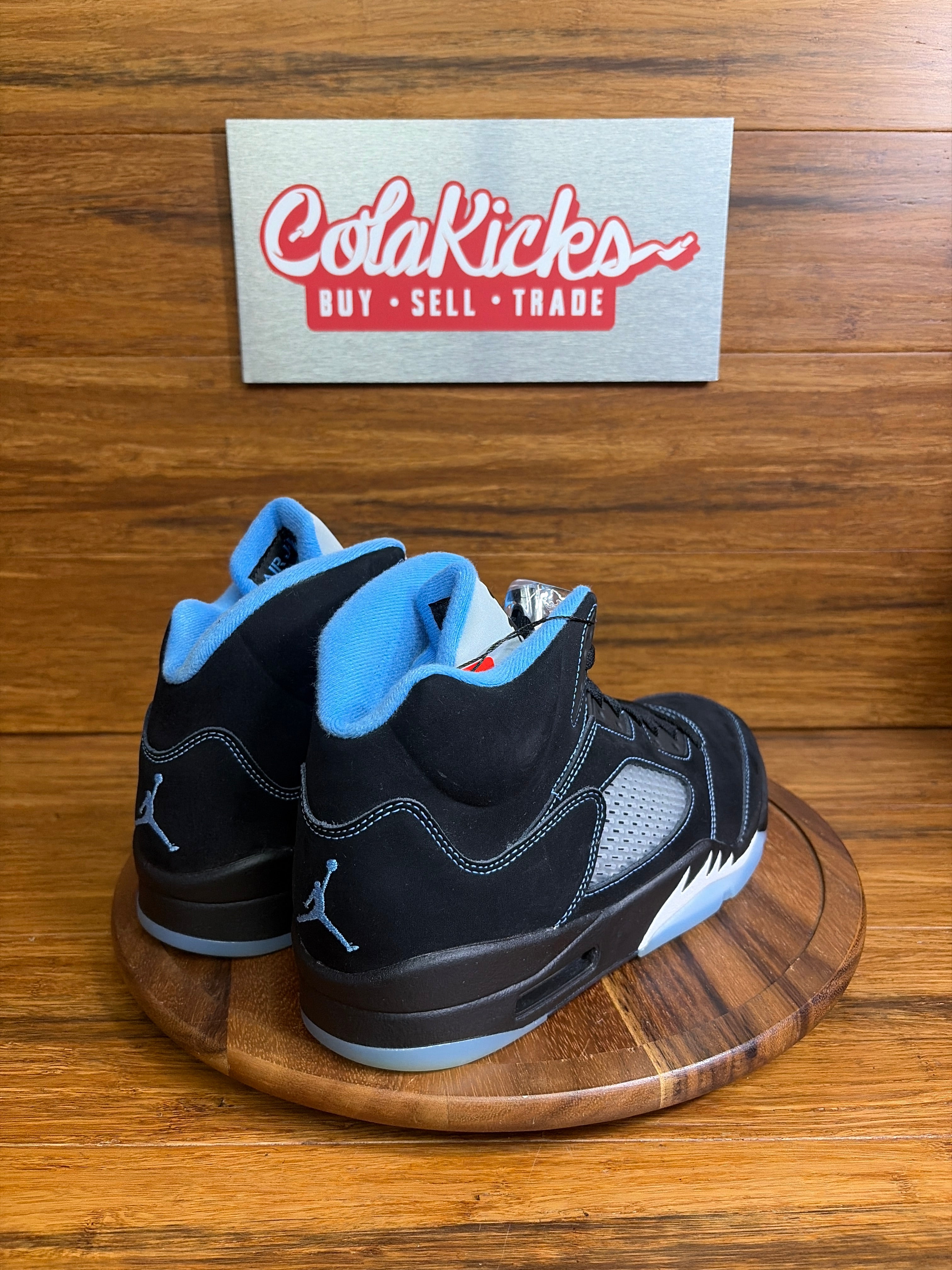 Jordan 5 Retro Black University Blue (2026)