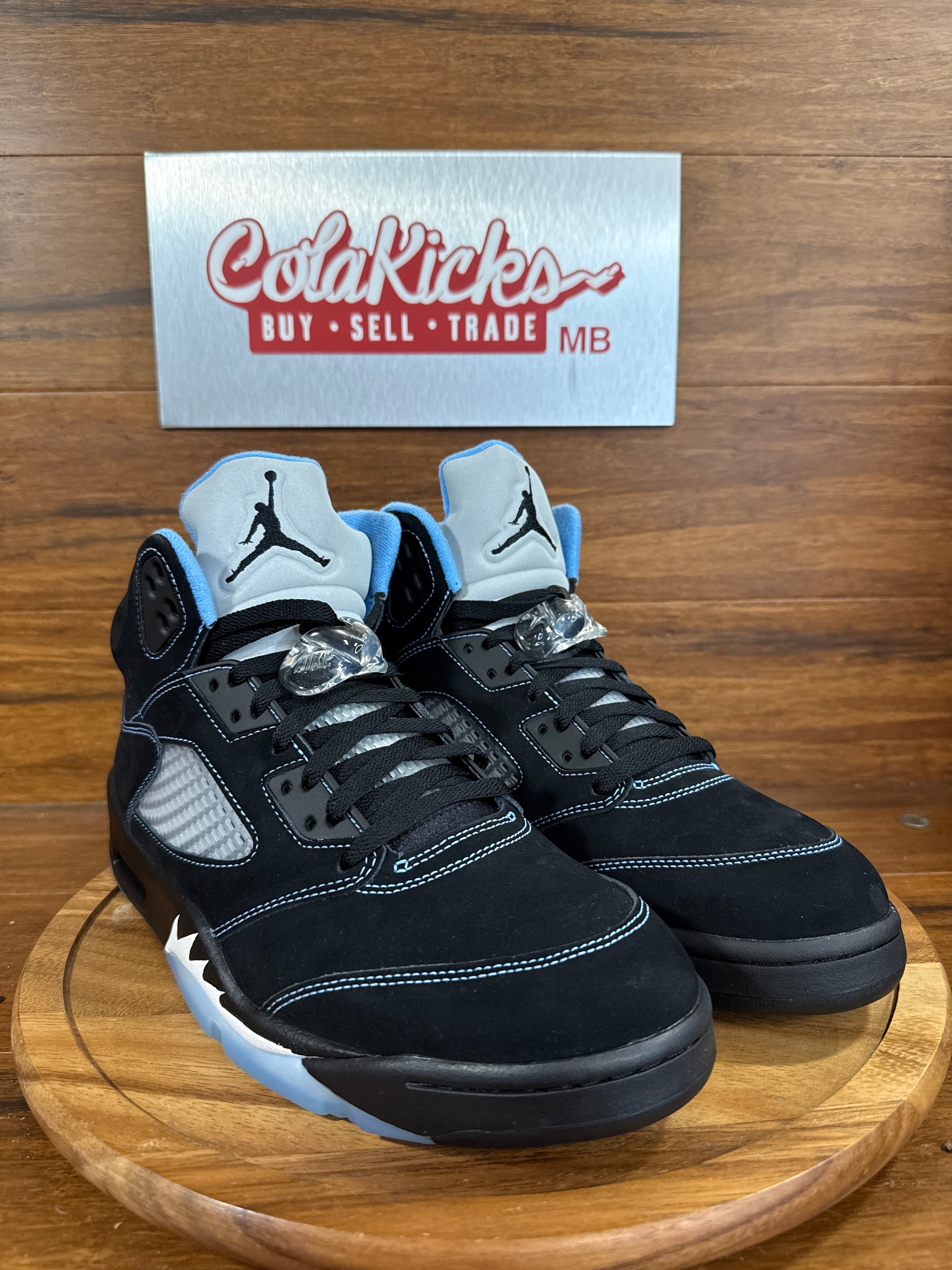 Jordan 5 Retro Black University Blue (2026)