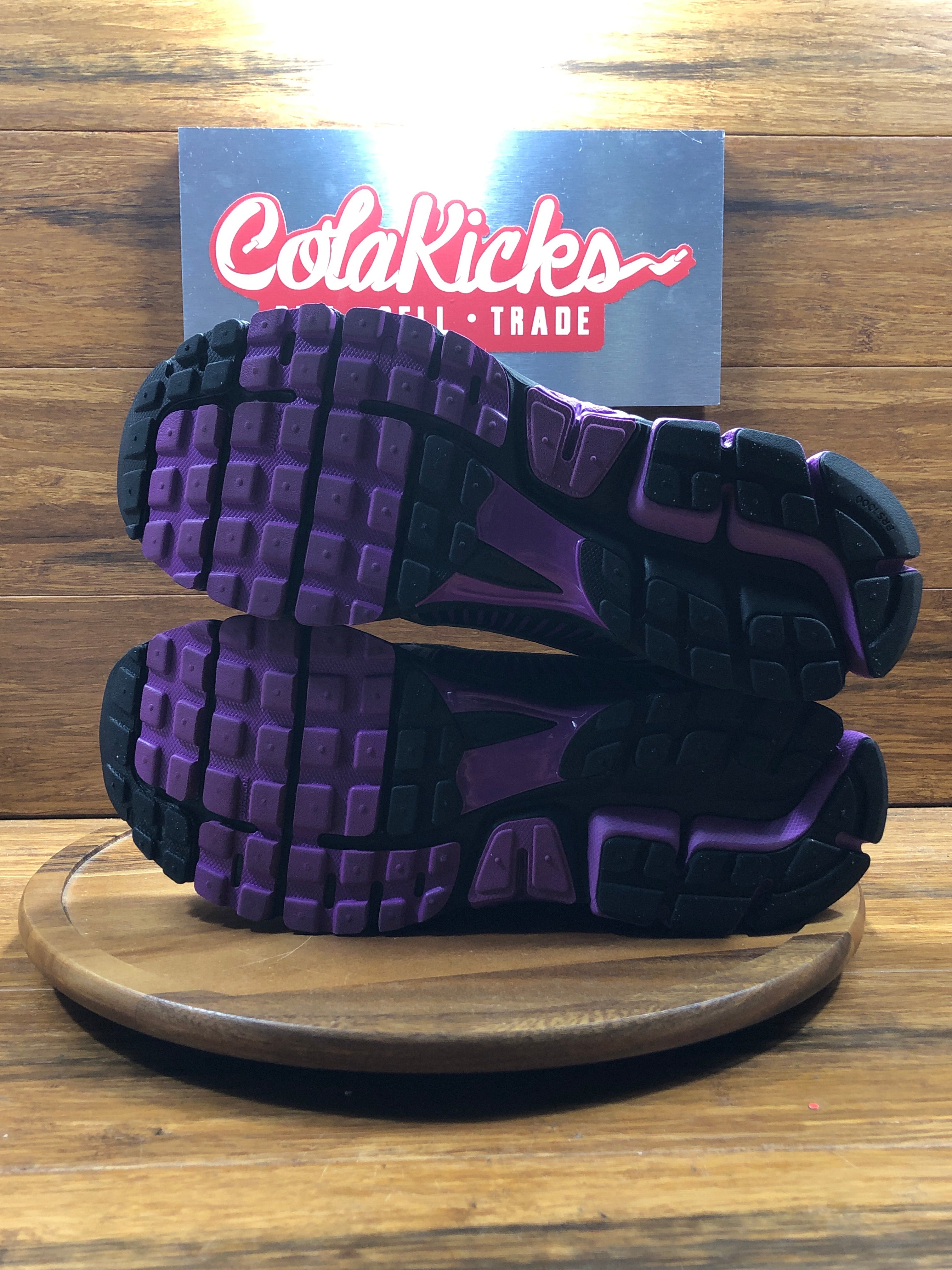 Nike Zoom Vomero 5 Black Vivid Purple