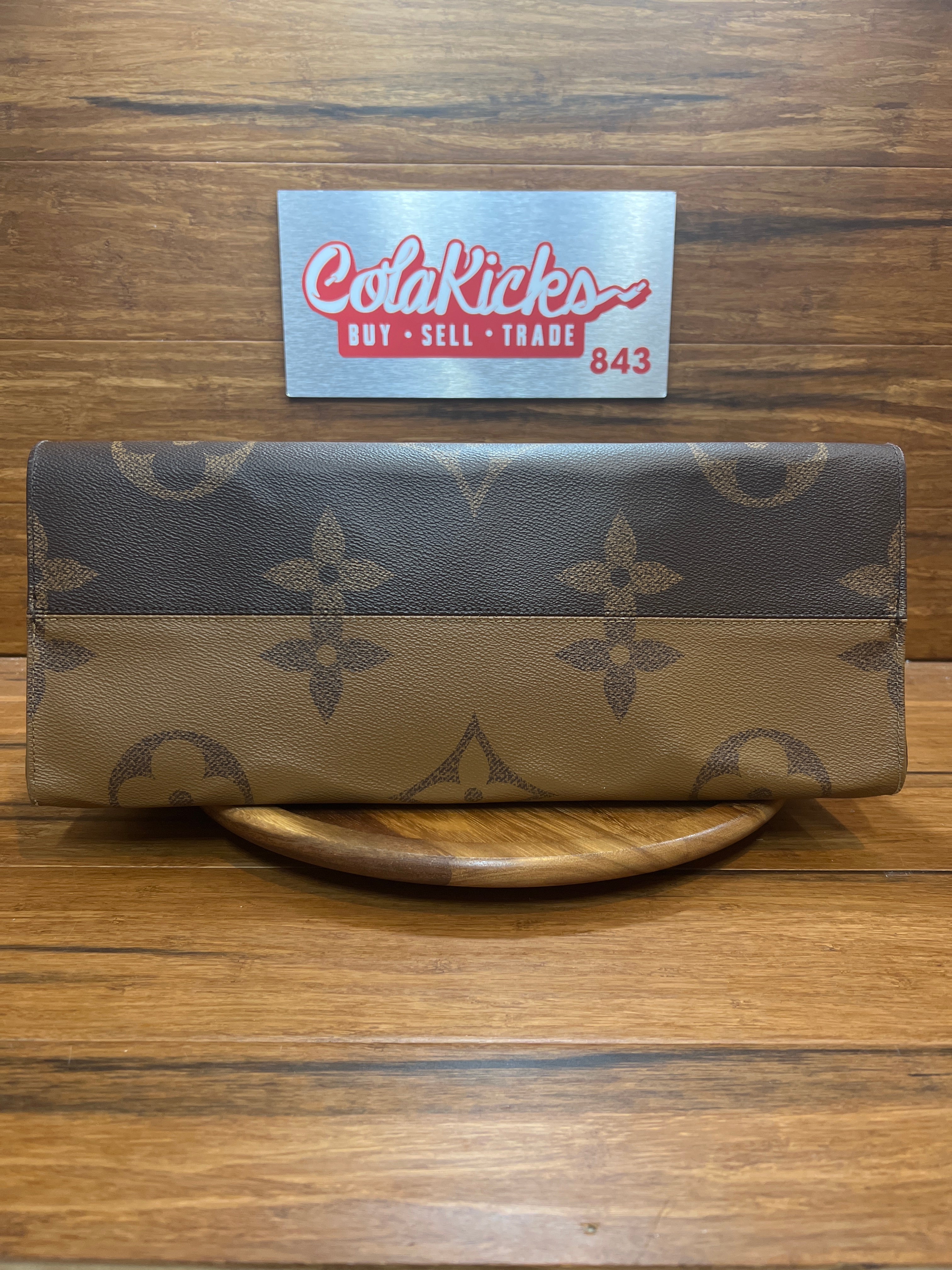 Louis Vuitton Onthego Monogram Giant Reverse MM Brown