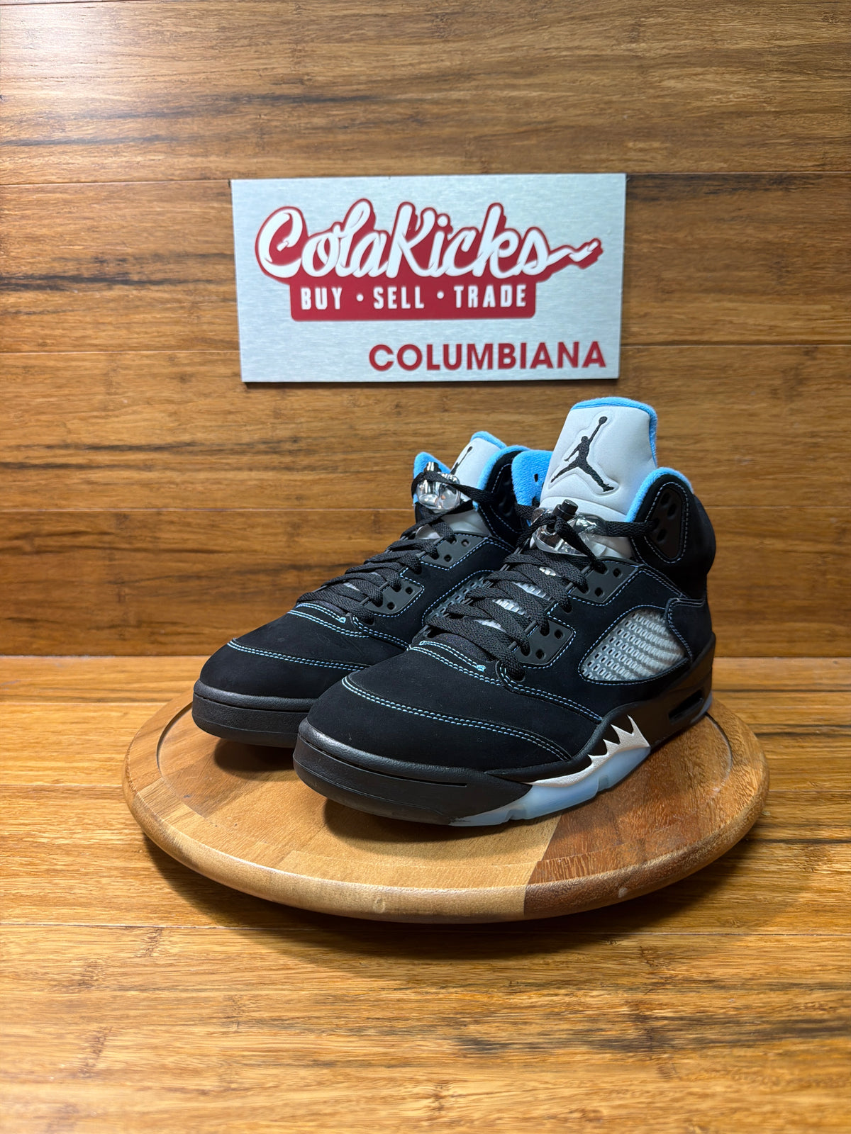 Jordan 5 Retro Black University Blue (2026)
