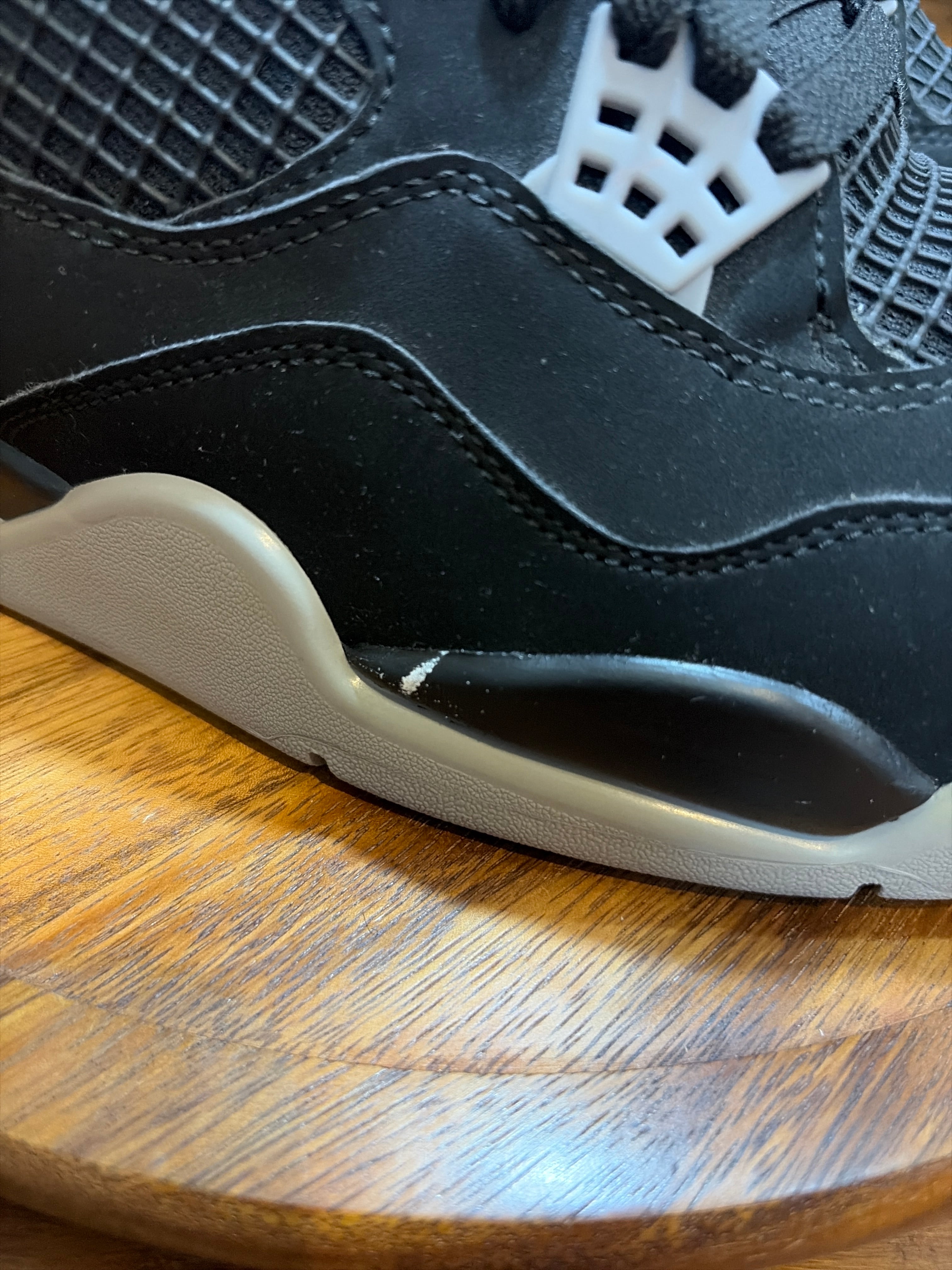Jordan 4 Retro Bred (2019)