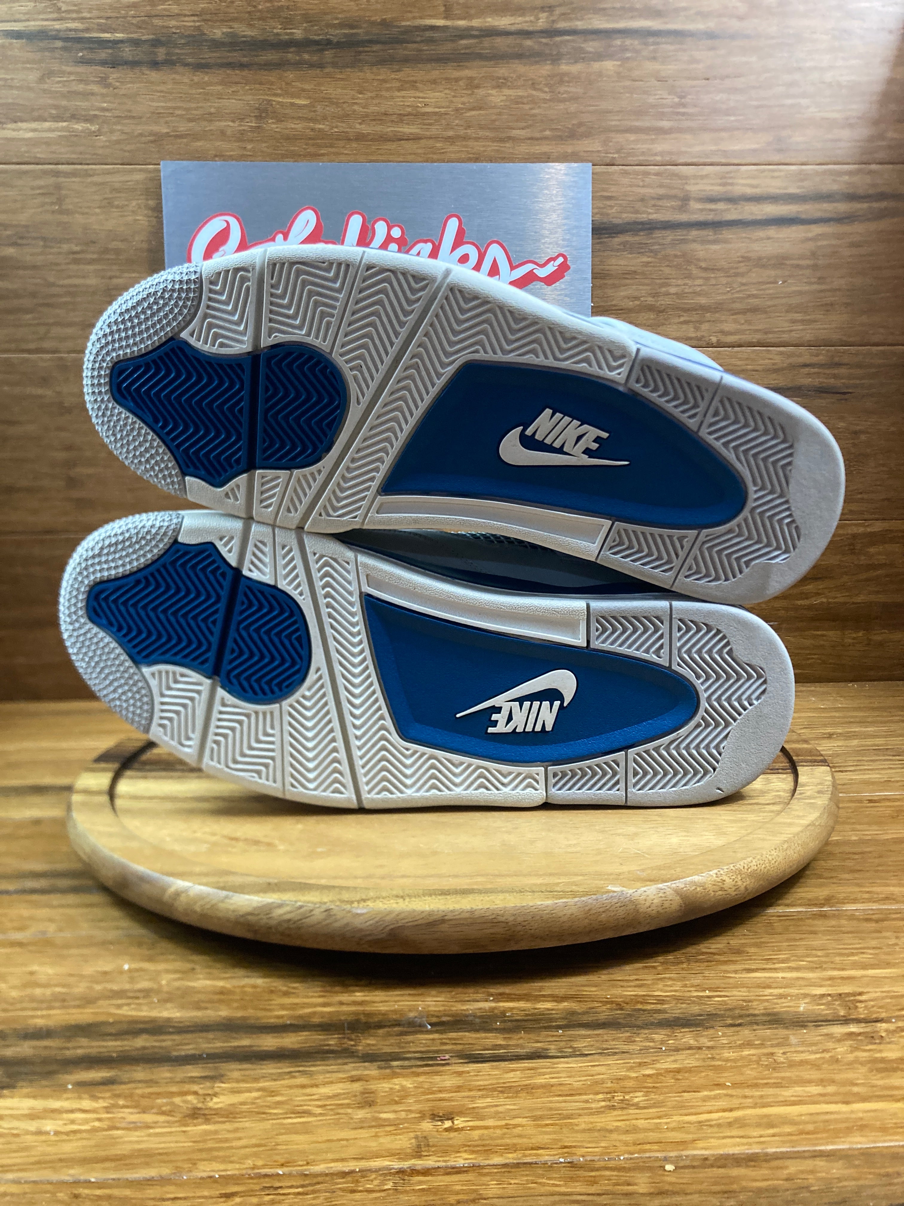Jordan 4 Retro Military Blue (2024)