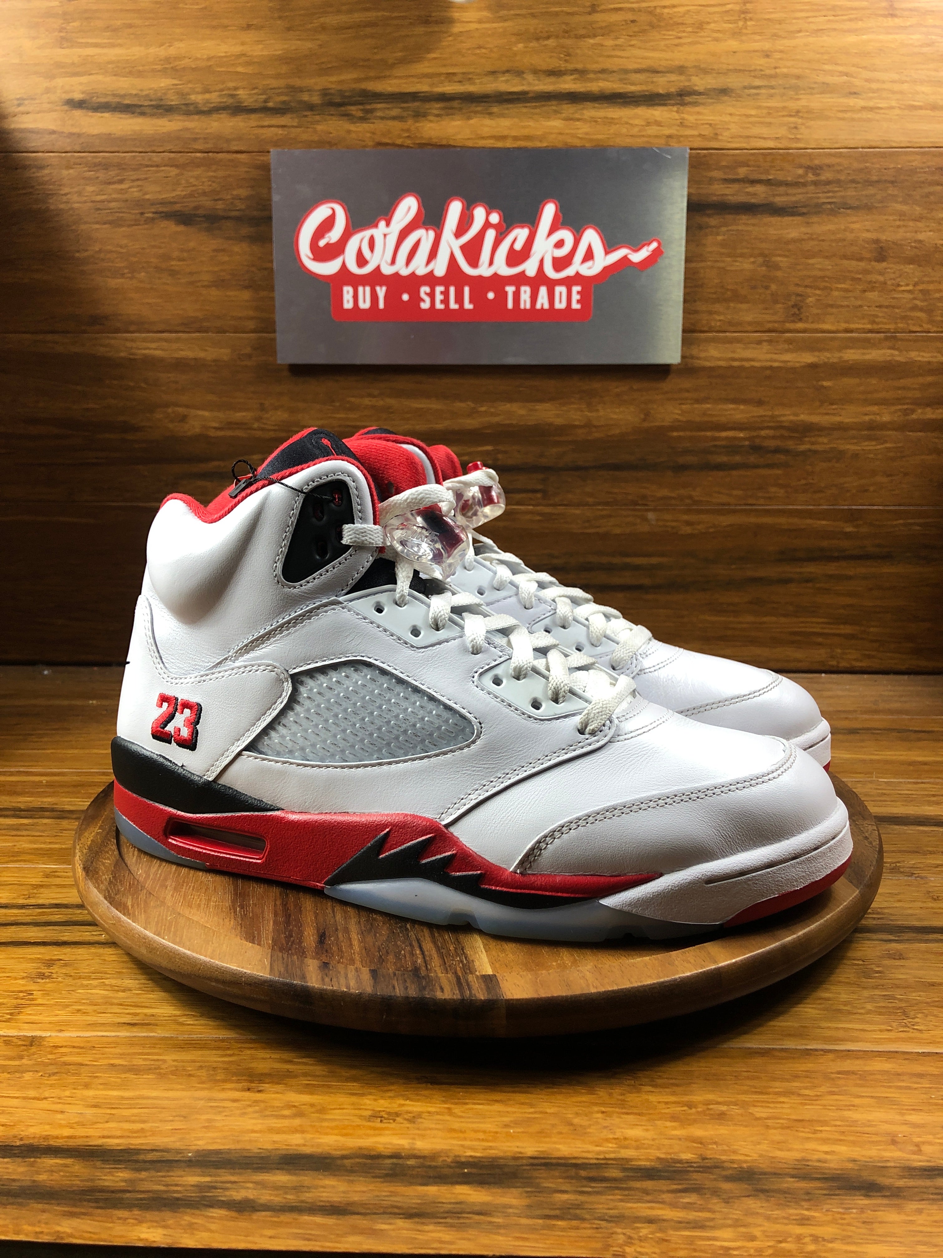 Jordan 5 Retro Fire Red Black Tongue (2025)