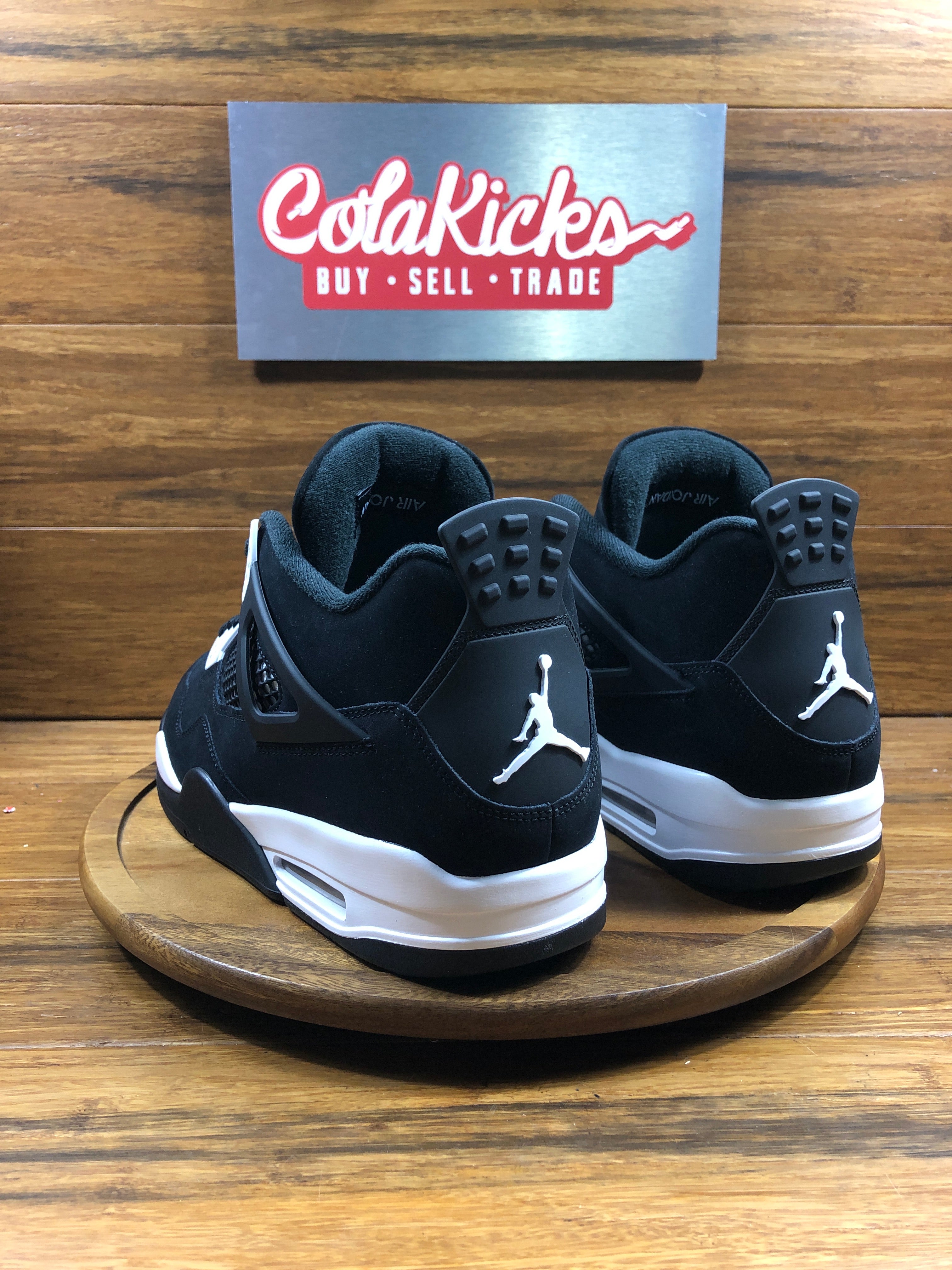 Jordan 4 Retro White Thunder