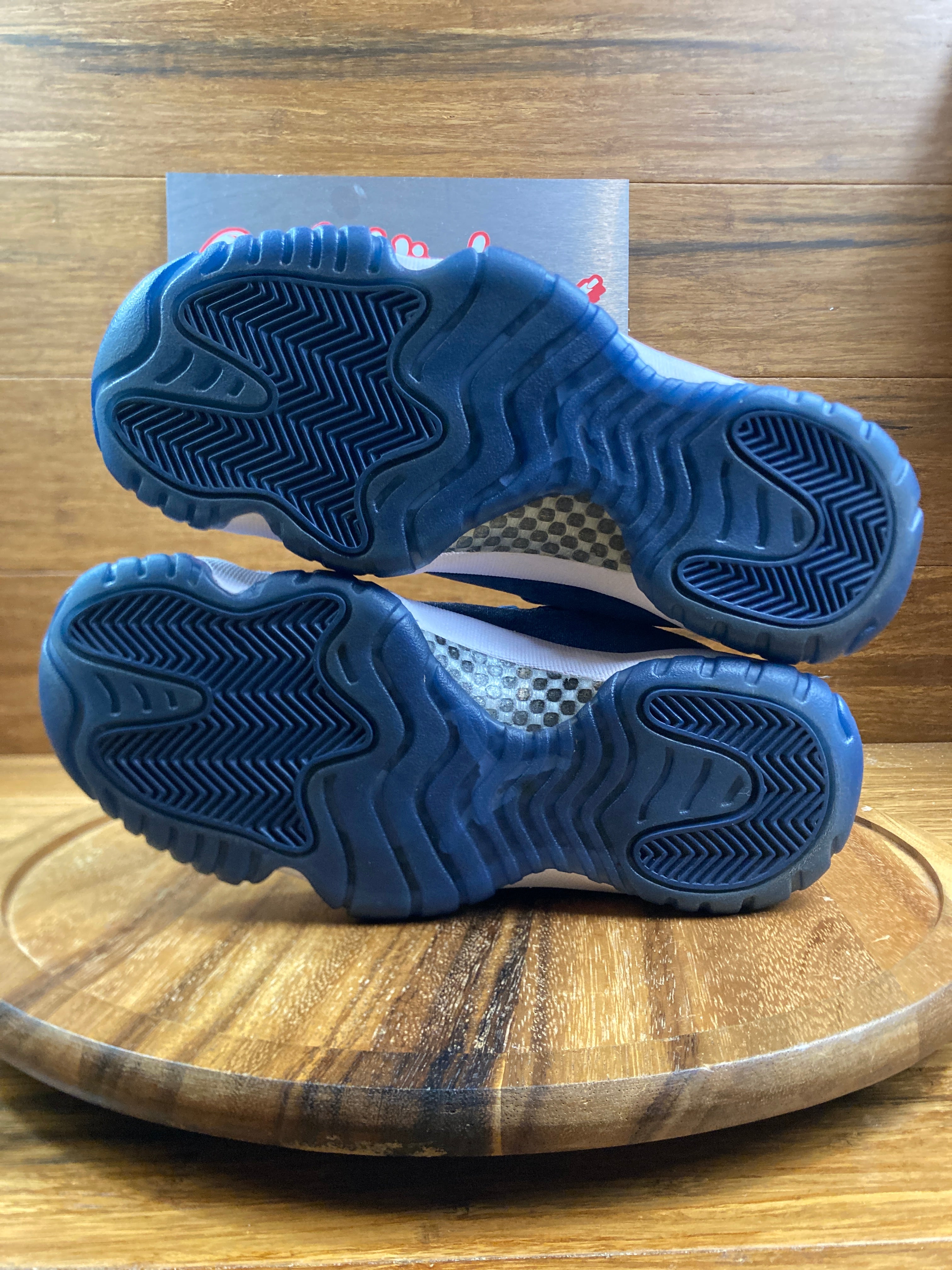 Jordan 11 Retro Midnight Navy (Women's)