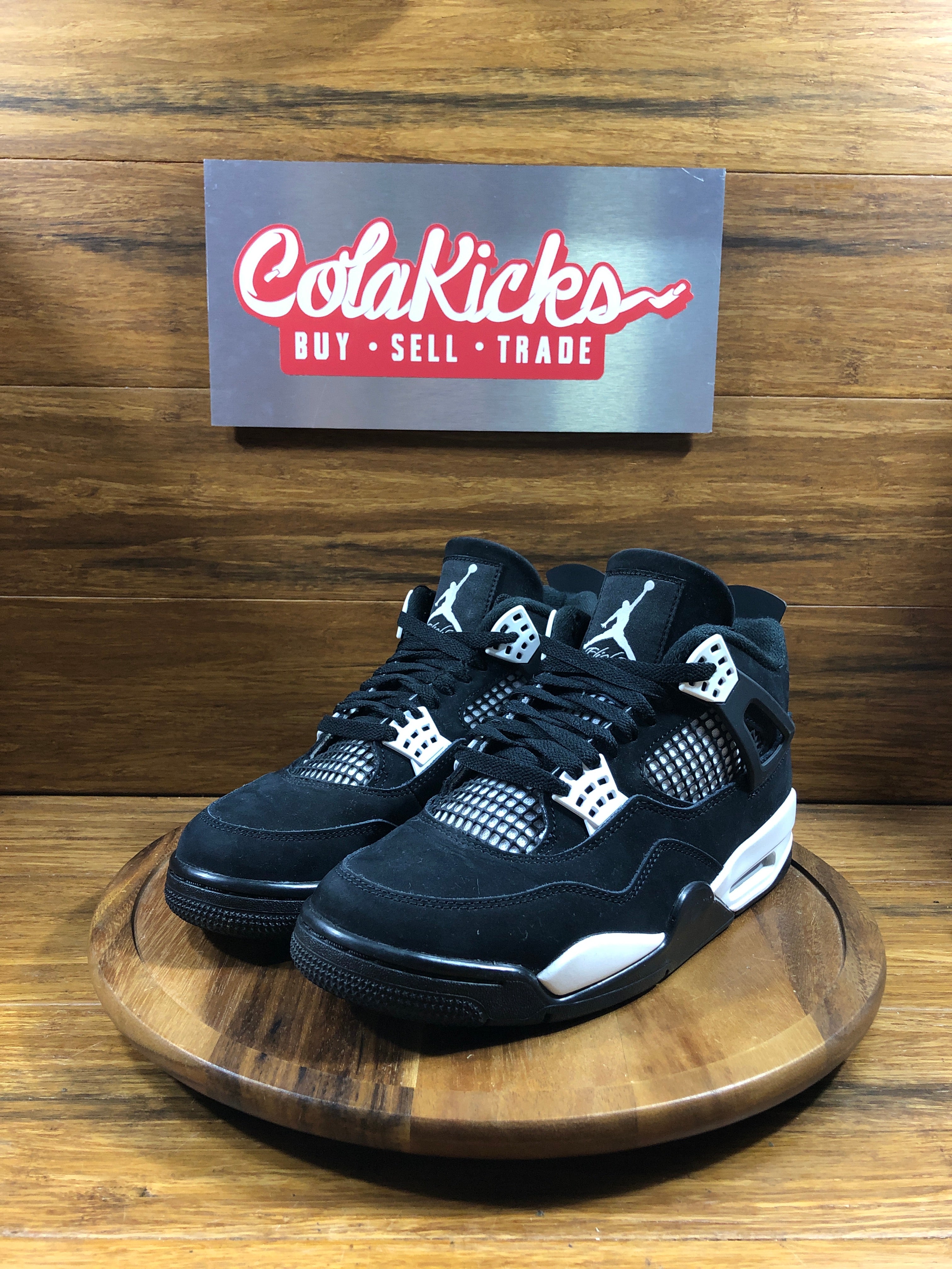 Jordan 4 Retro White Thunder
