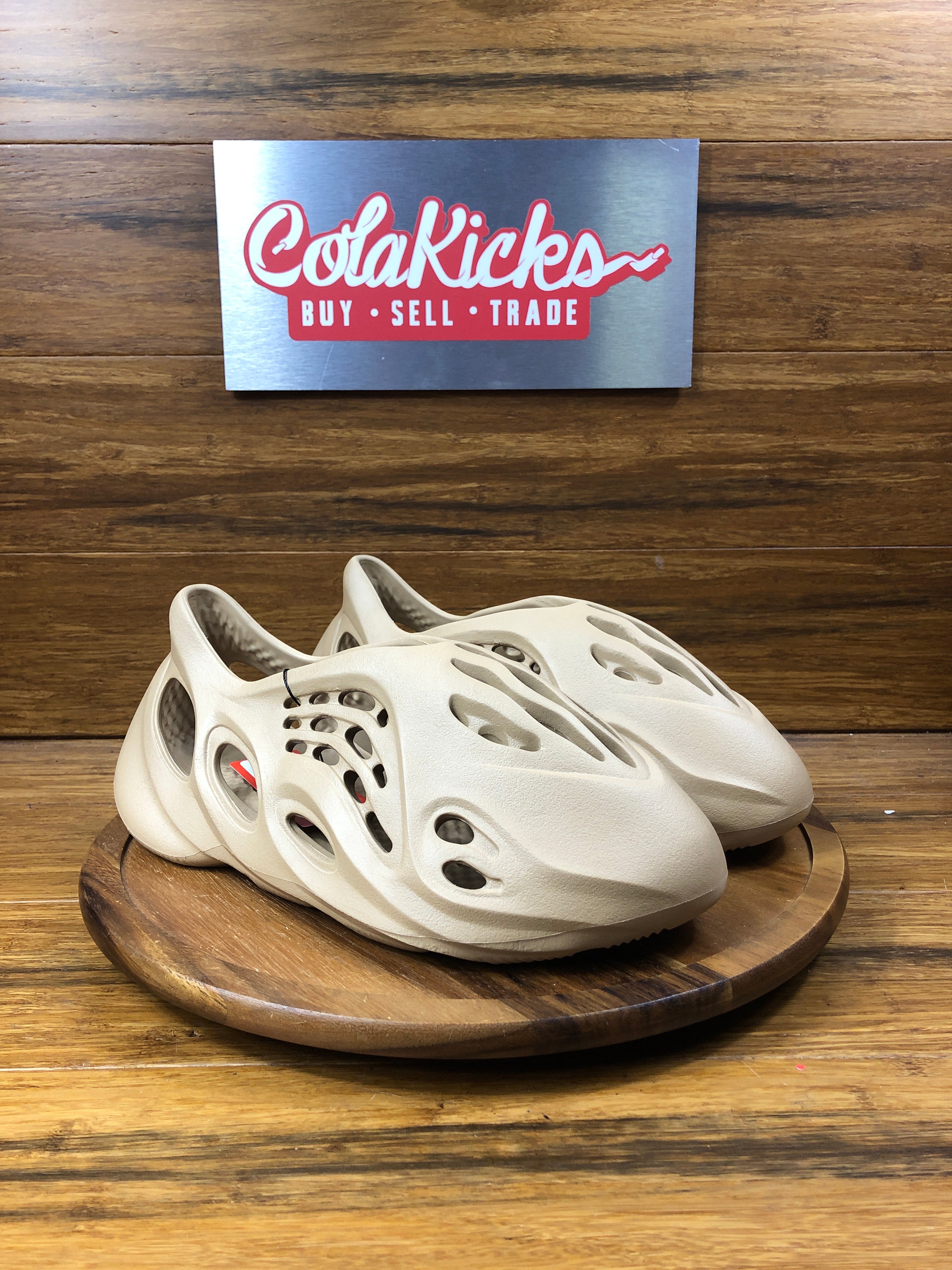 adidas Yeezy Foam RNR Clay Taupe