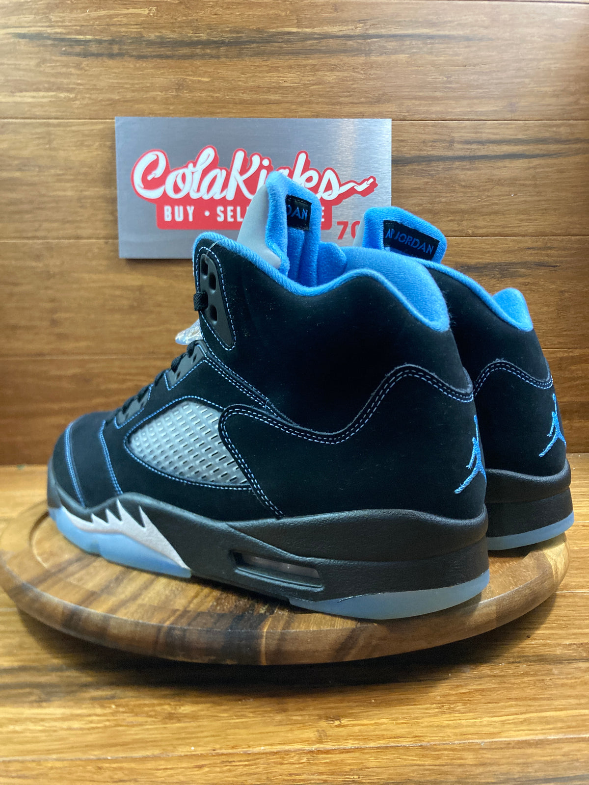 Jordan 5 Retro Black University Blue (2026)