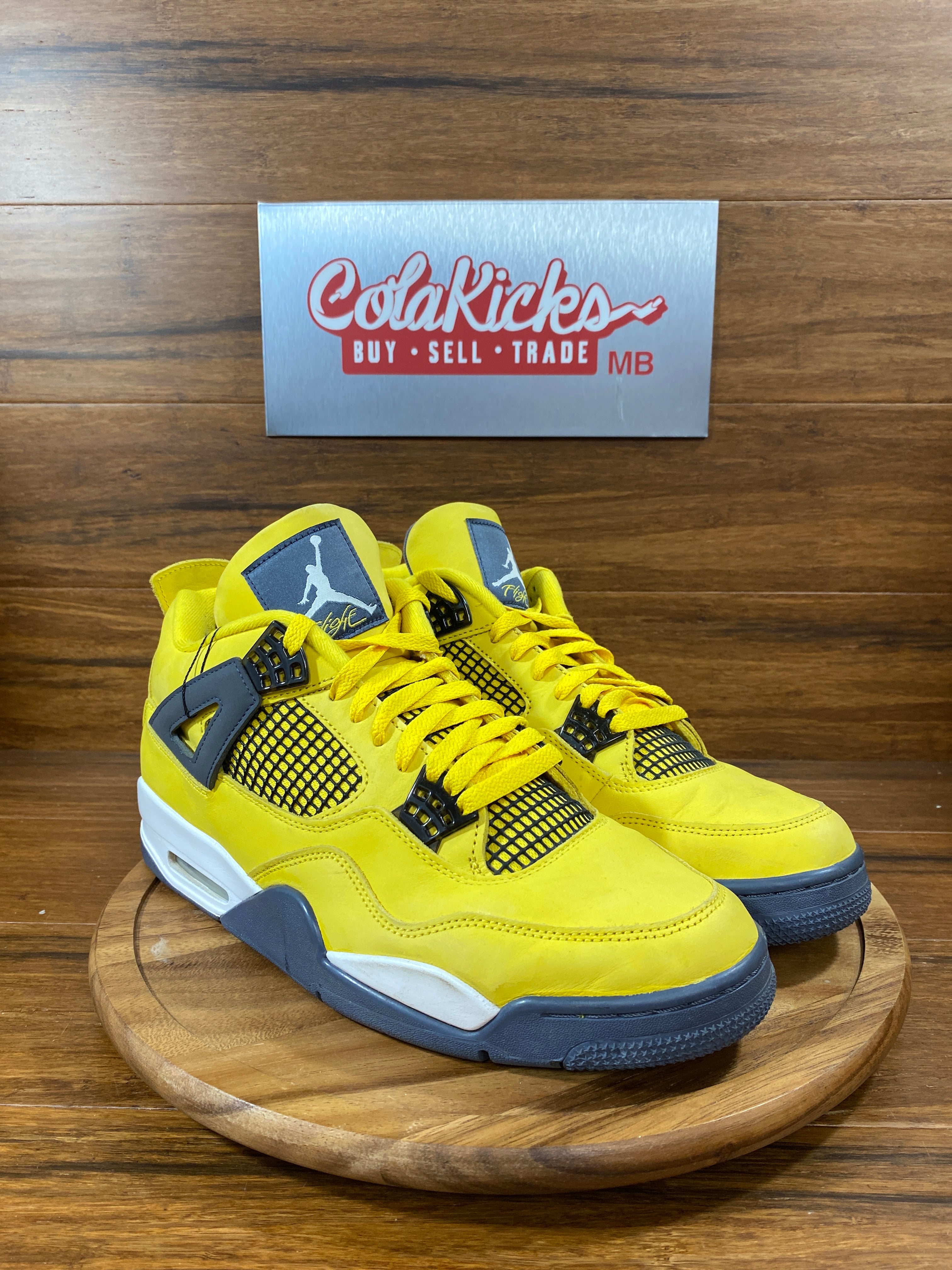 Jordan 4 Retro Lightning (2021)