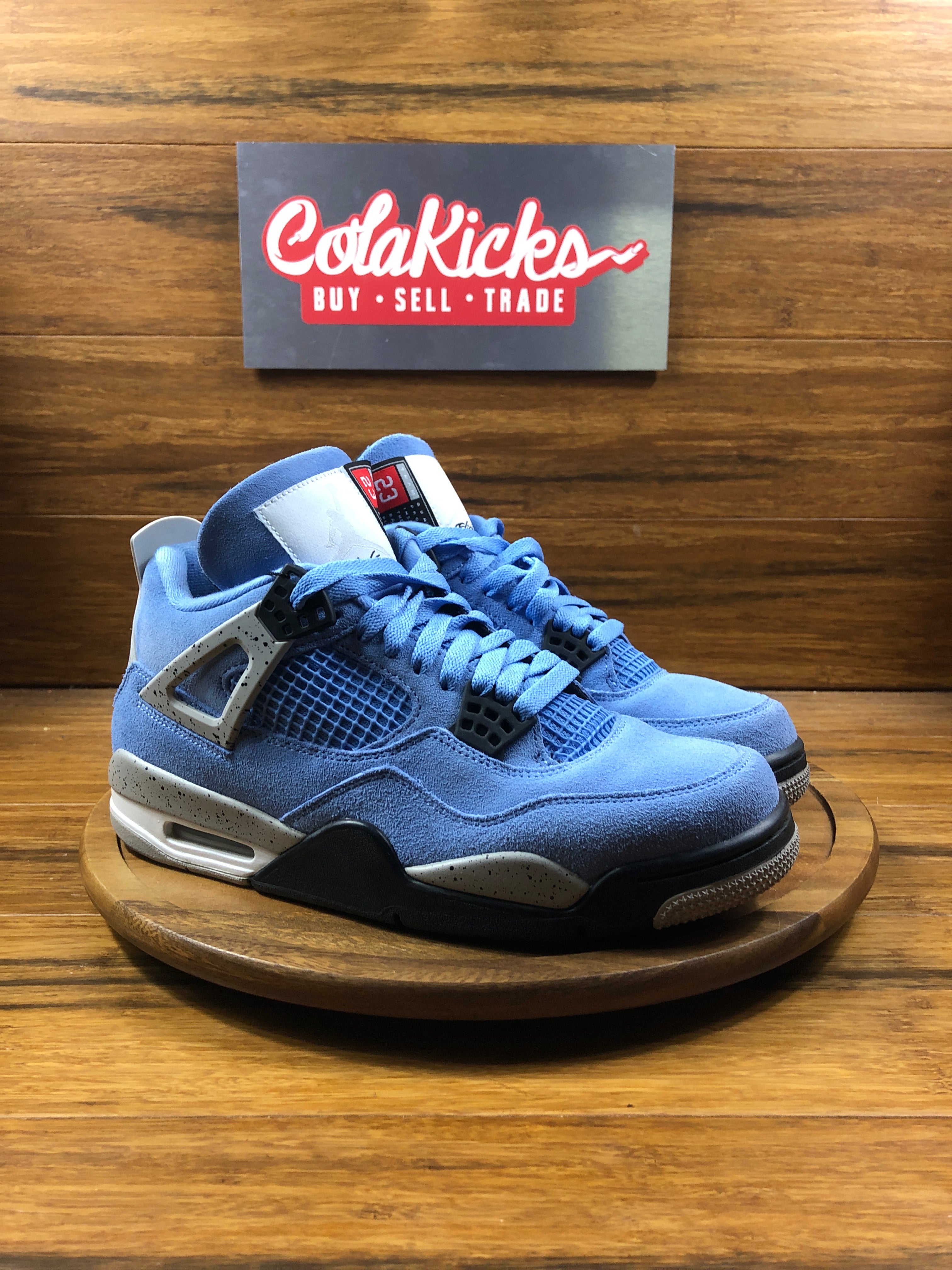 Jordan 4 Retro University Blue